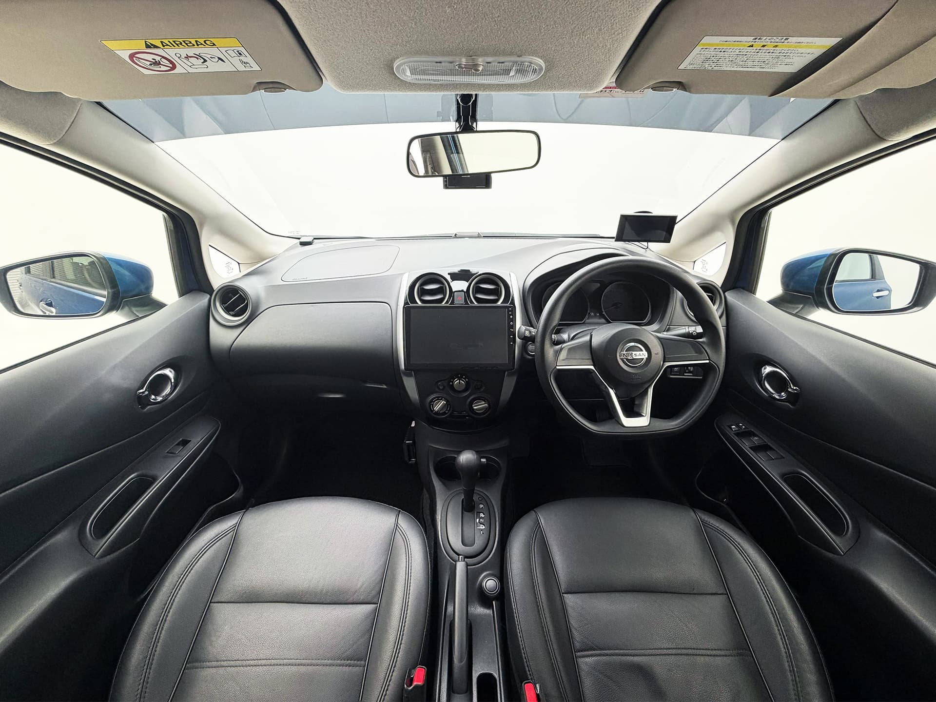 Car image 2