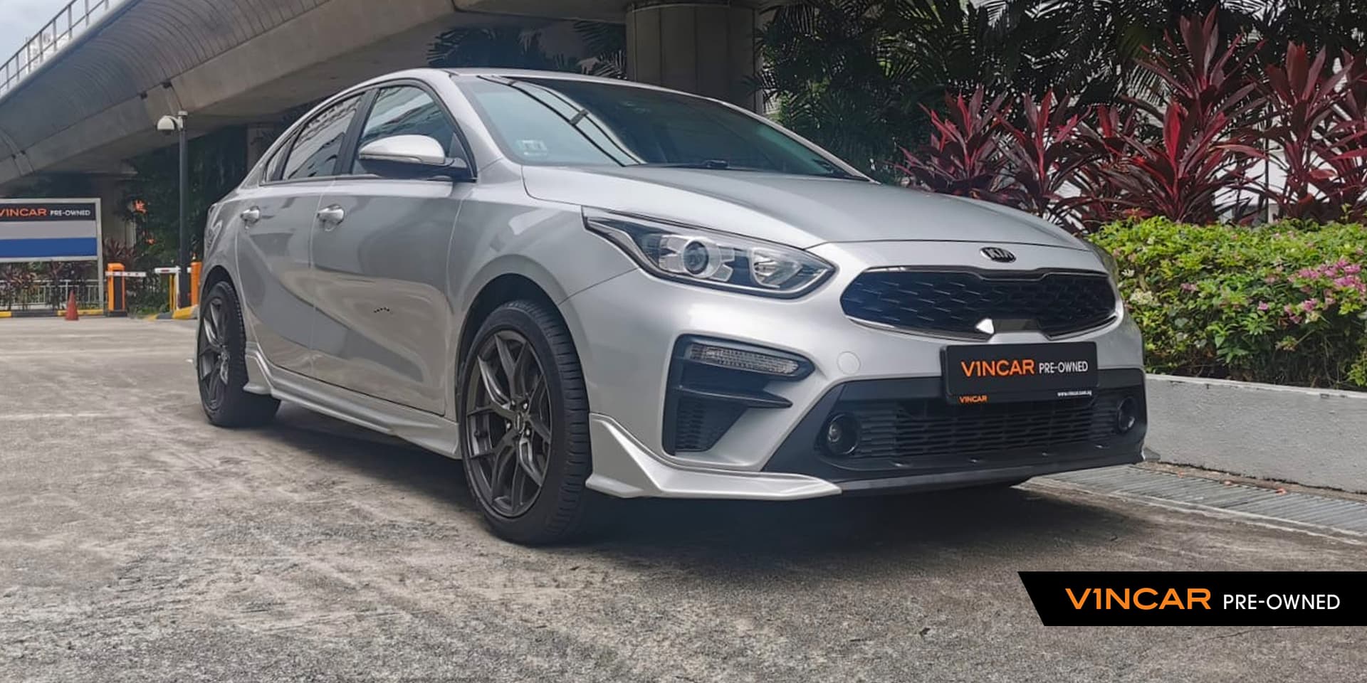 Car image 9