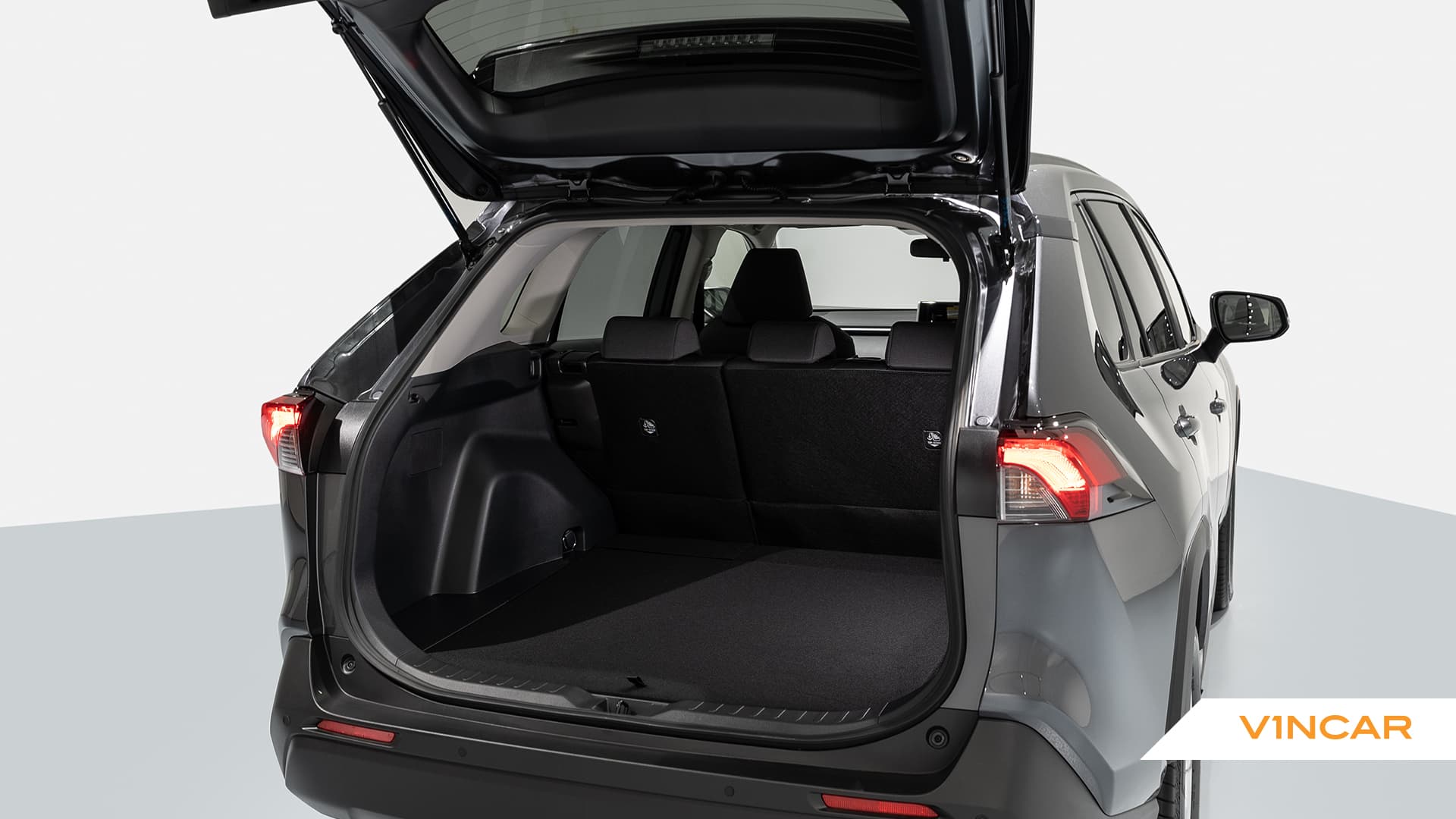 Car image 24