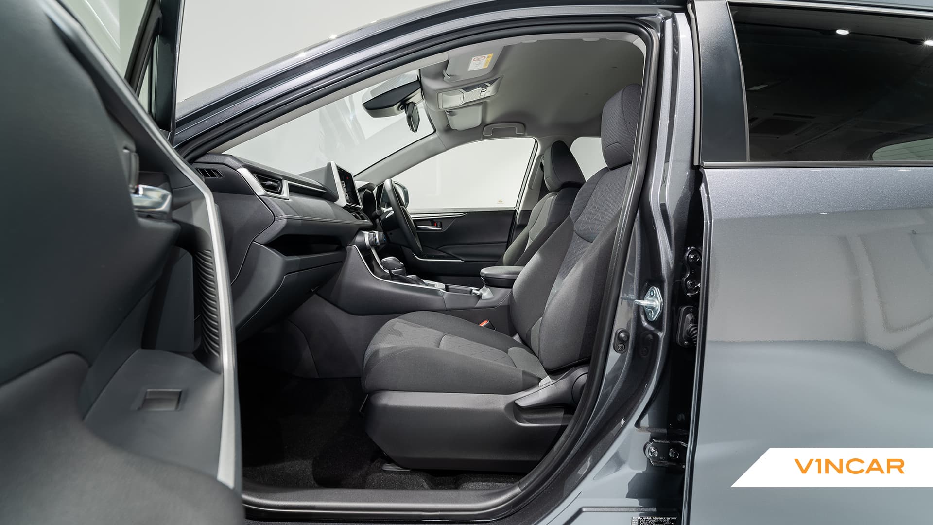 Car image 32