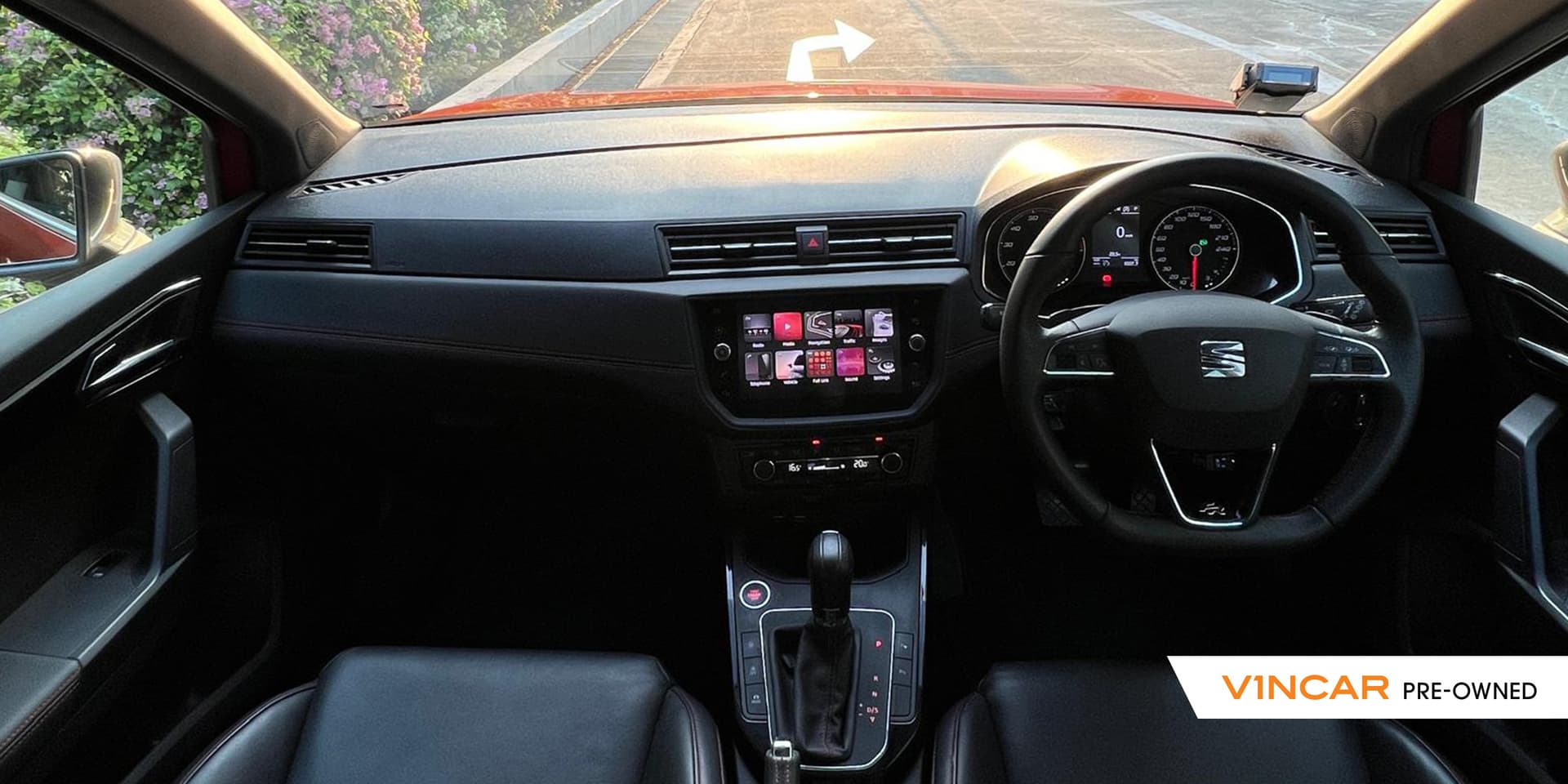 Car image 17