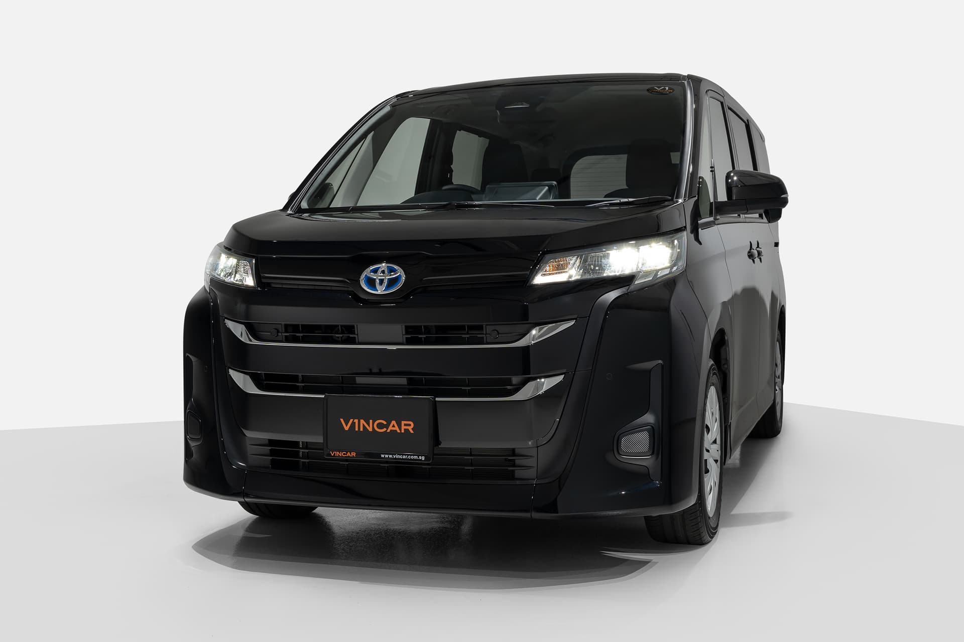 Toyota Noah Hybrid 1.8X (FM2022)