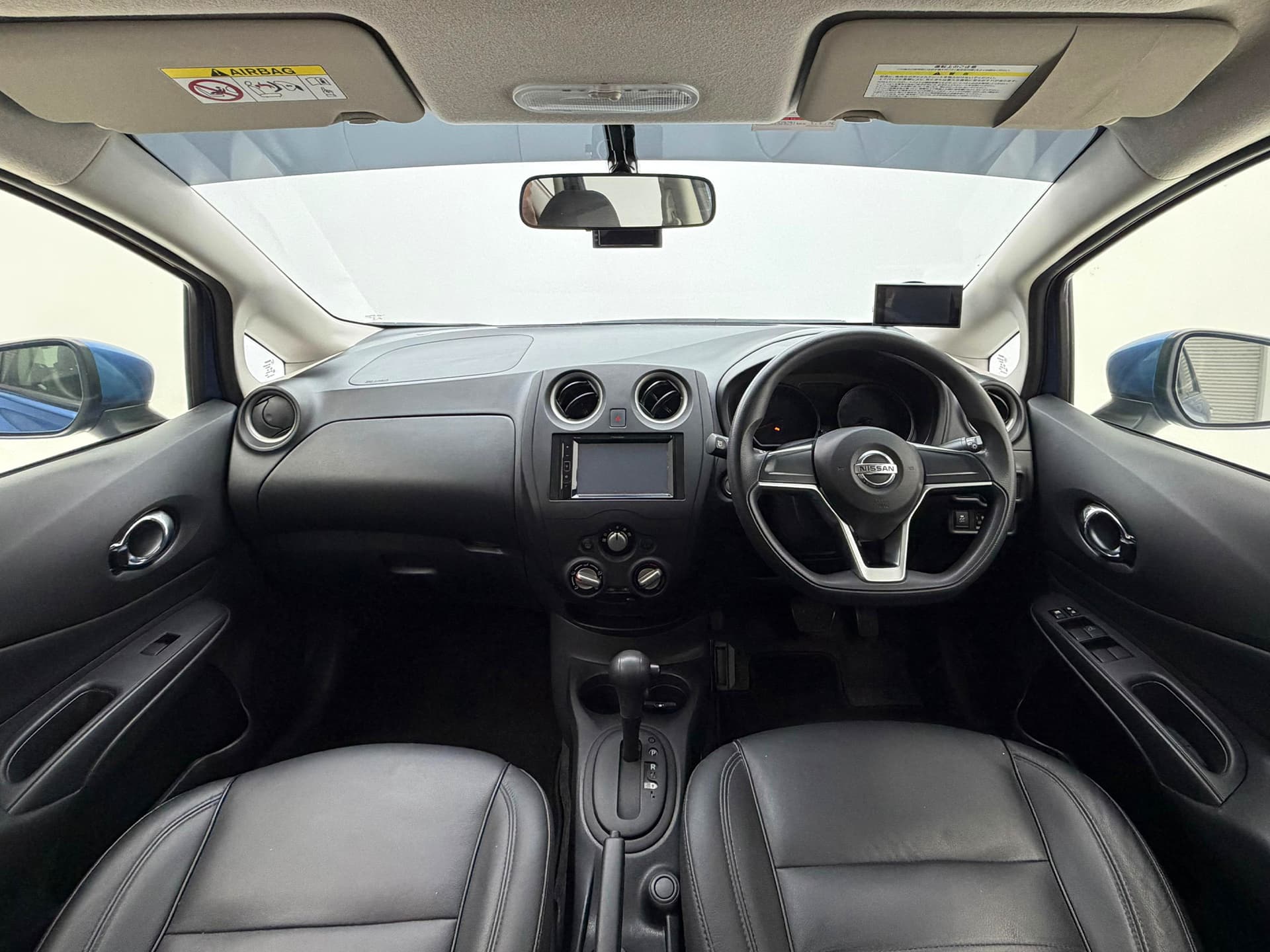 Car image 5