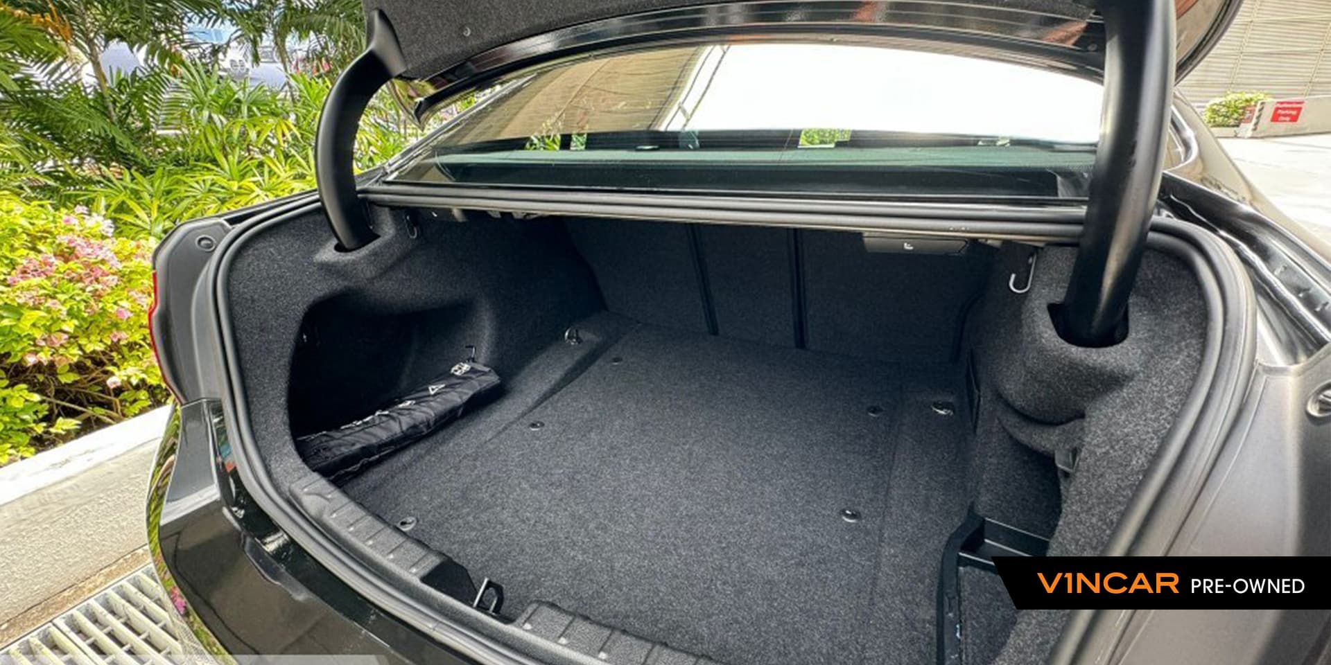 Car image 31