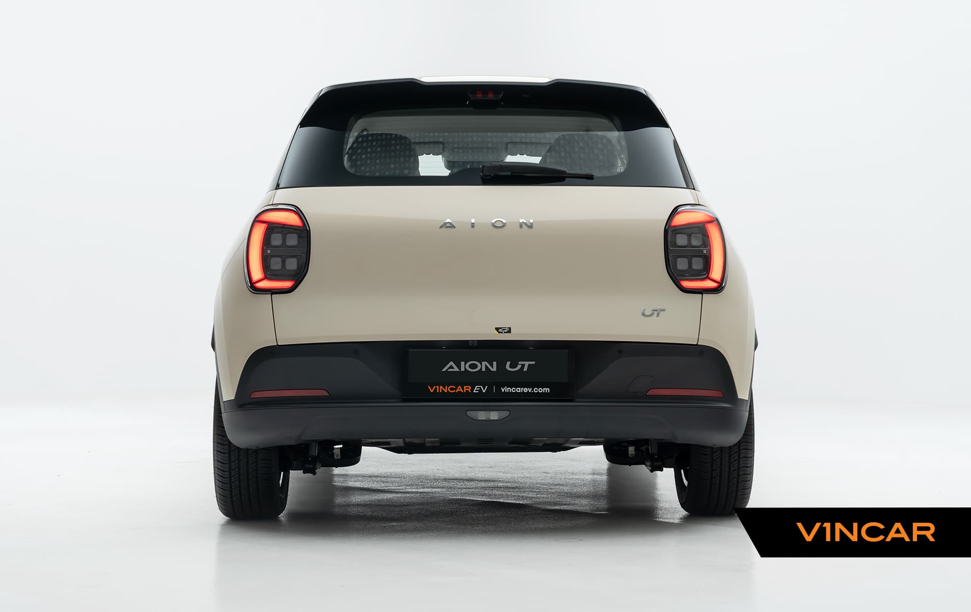 Car image 32
