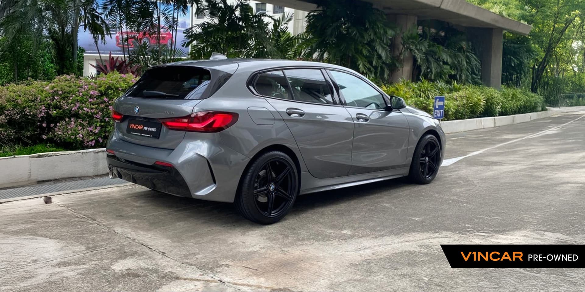 Car image 5