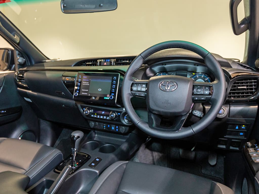 Car image 9
