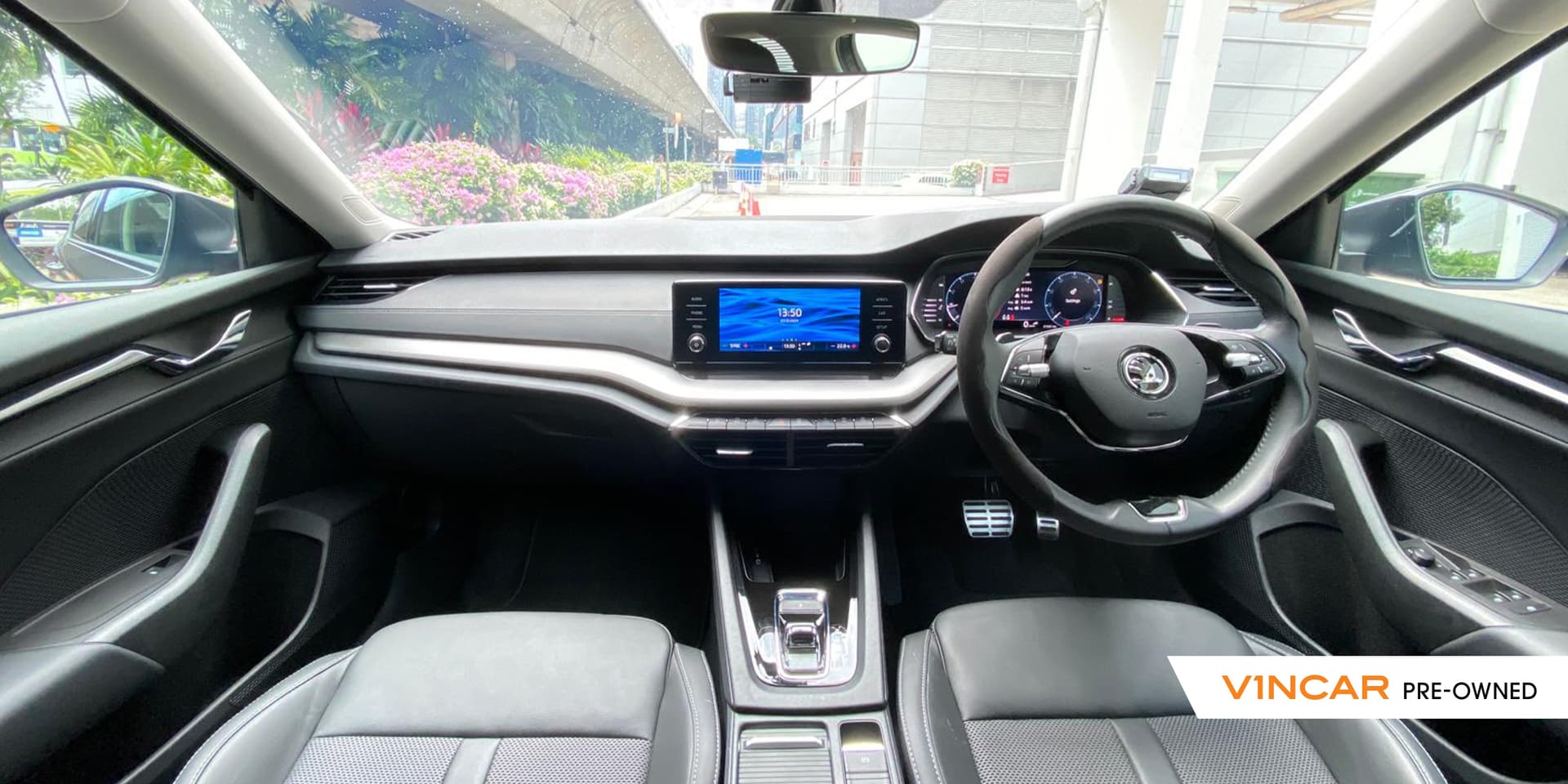 Car image 8