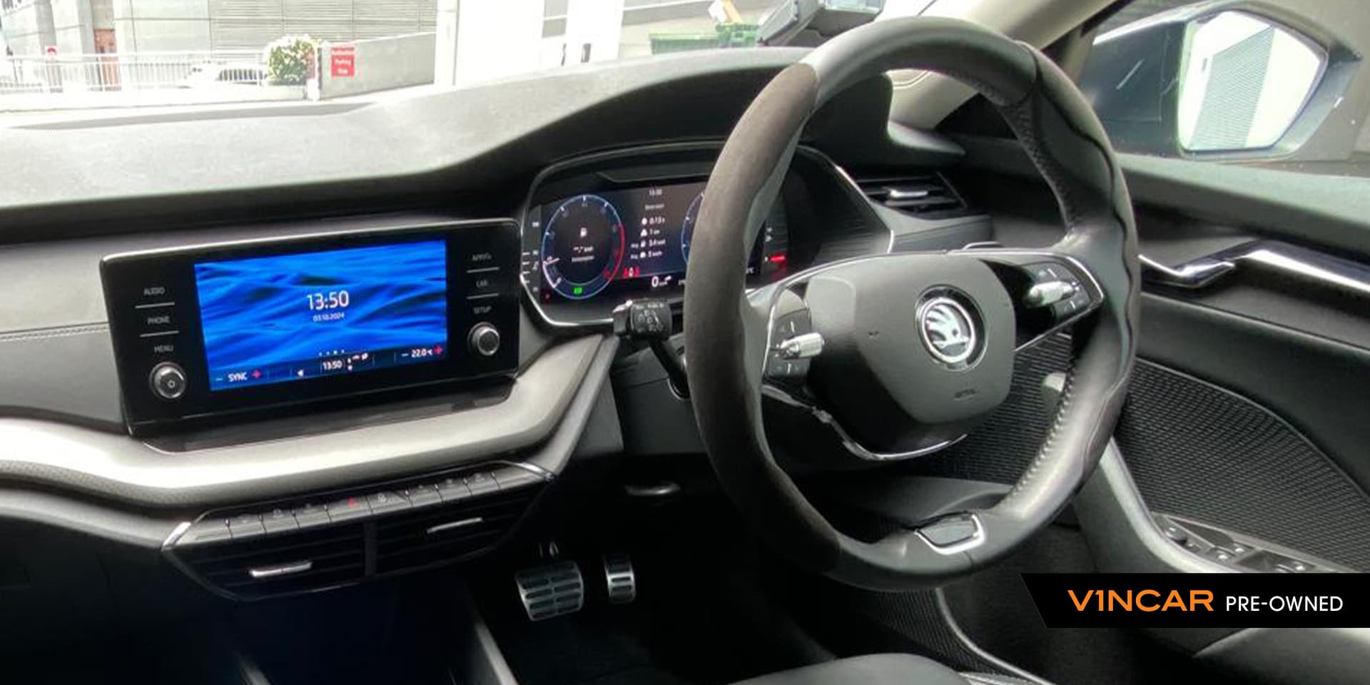 Car image 9