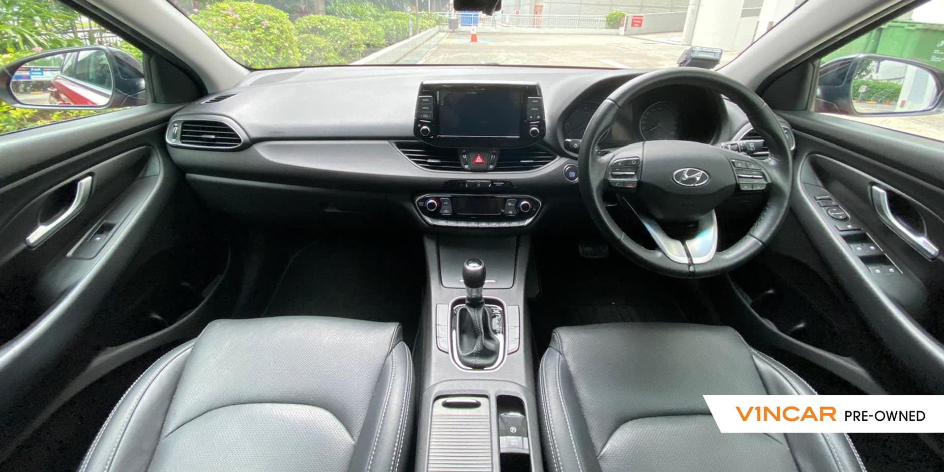 Car image 17