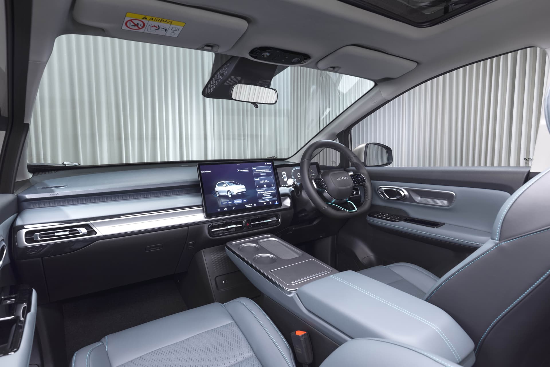 Car image 11
