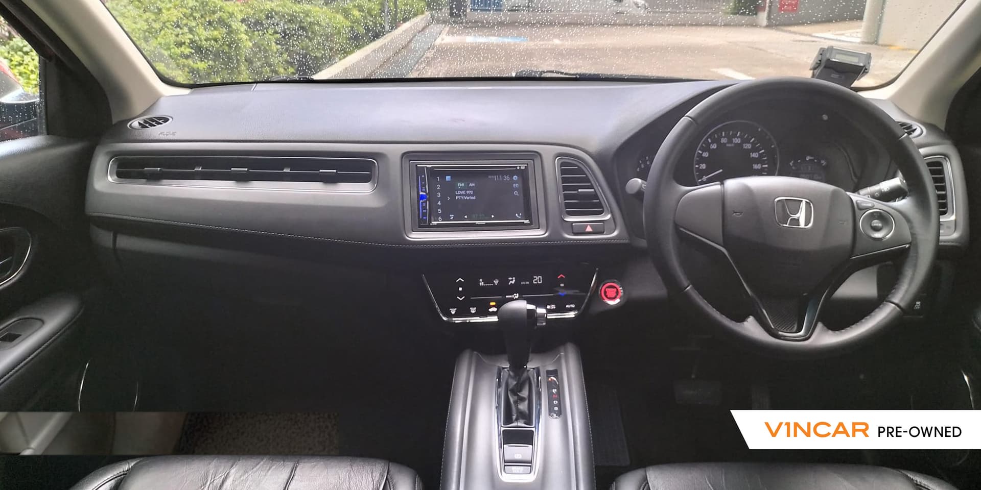 Car image 8