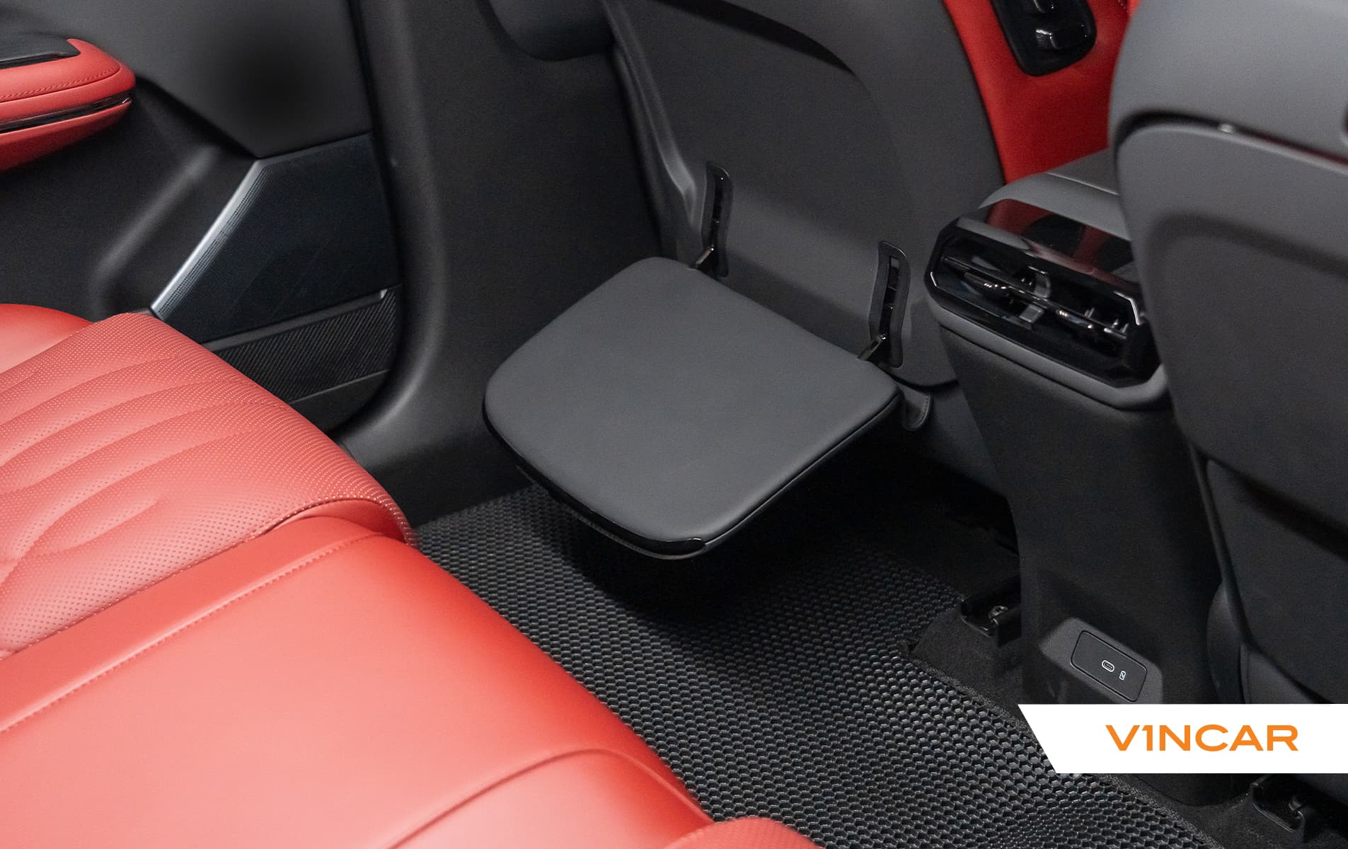 Car image 40
