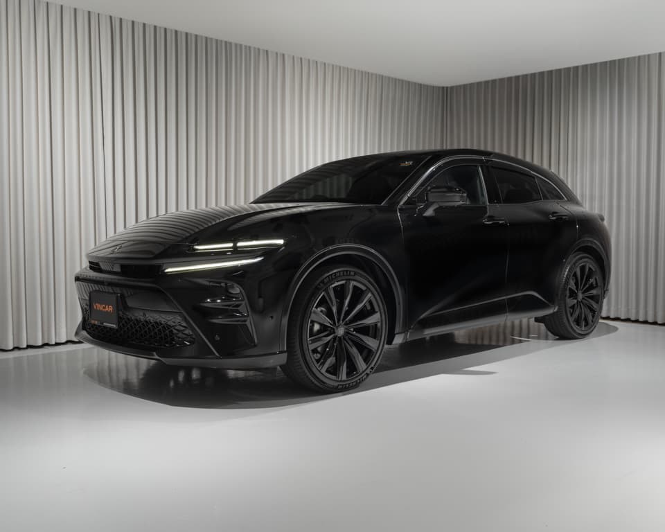 Car image 3