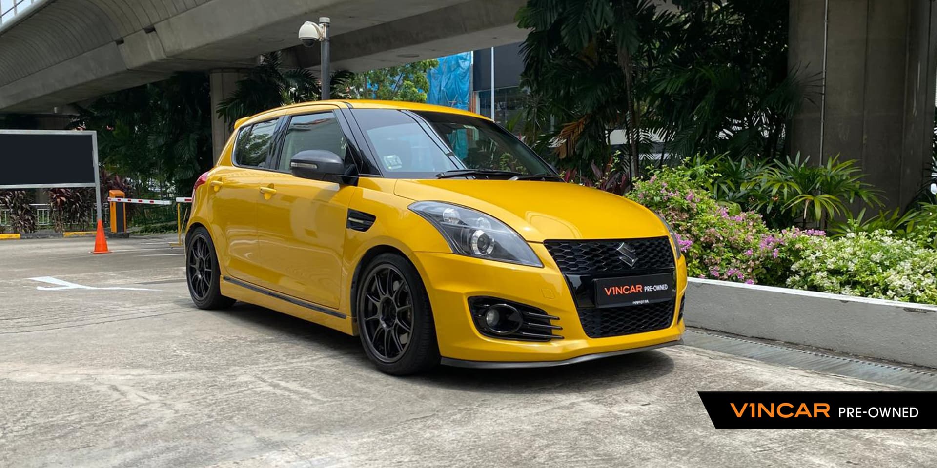 Car image 11