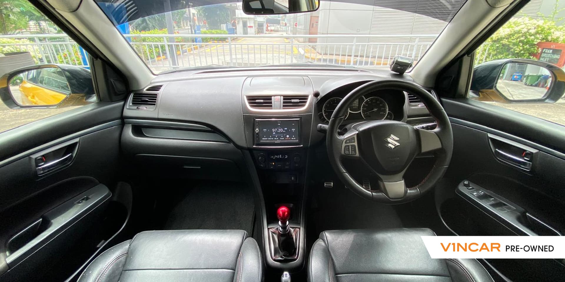 Car image 17