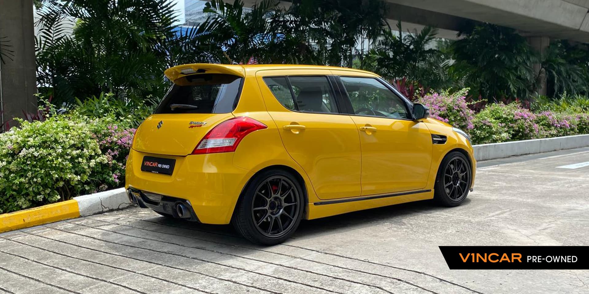 Car image 3