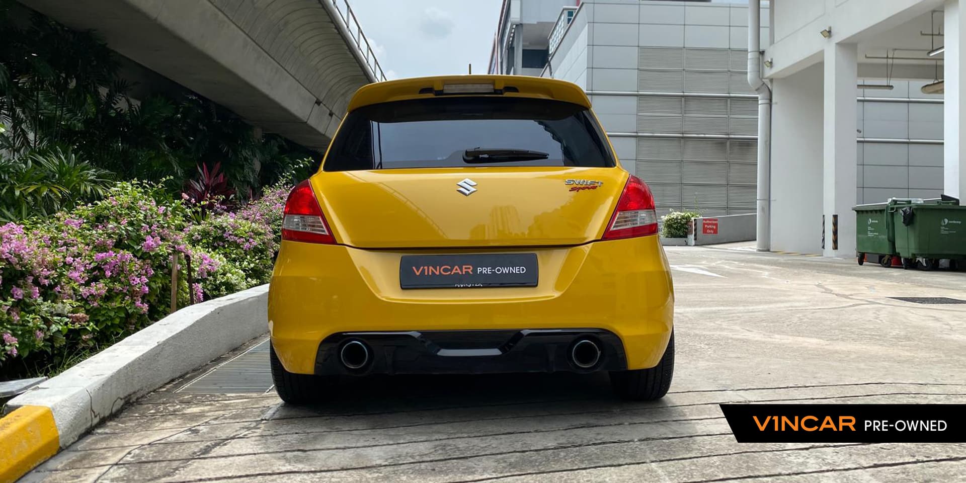 Car image 4