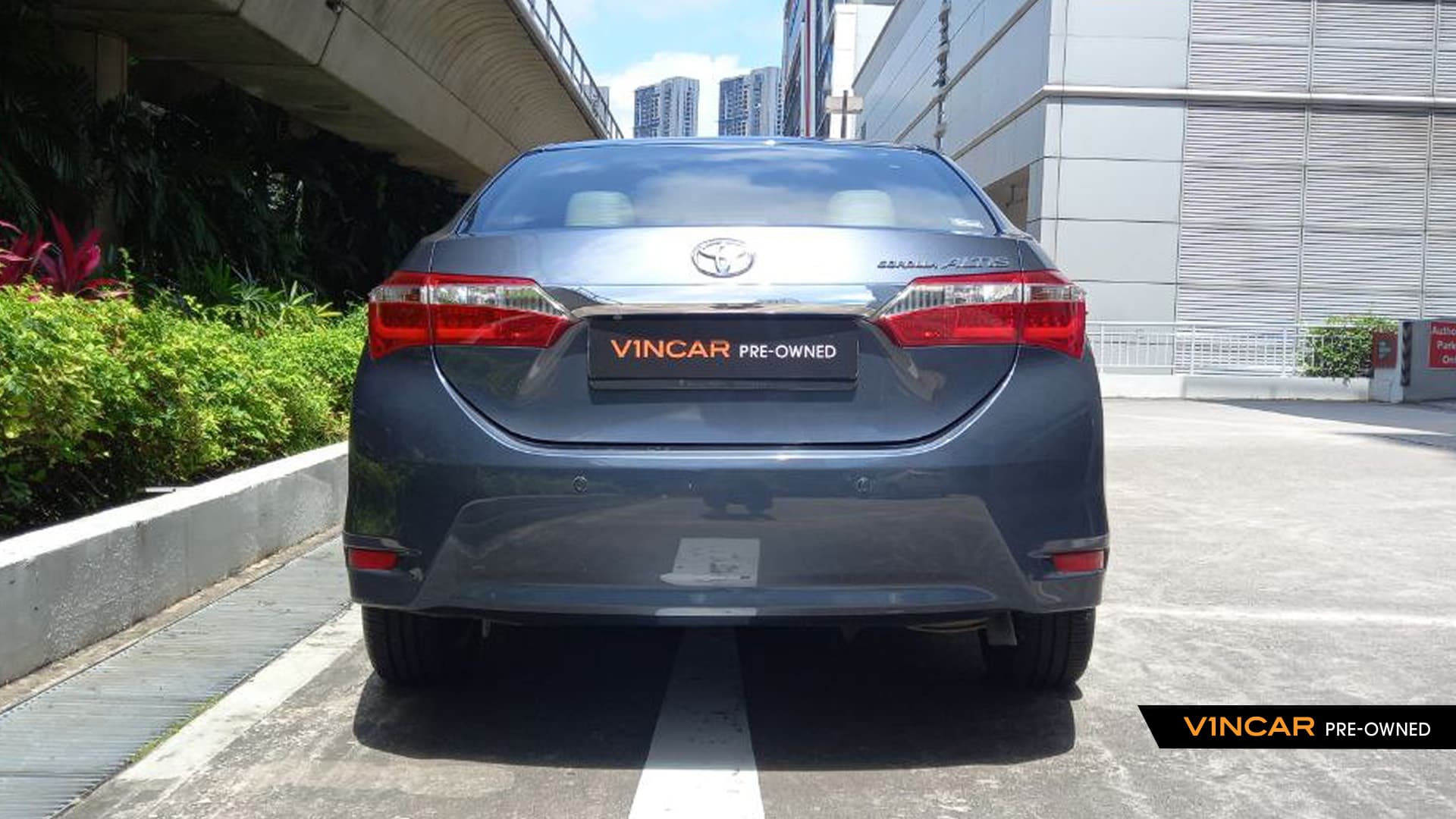 Car image 13