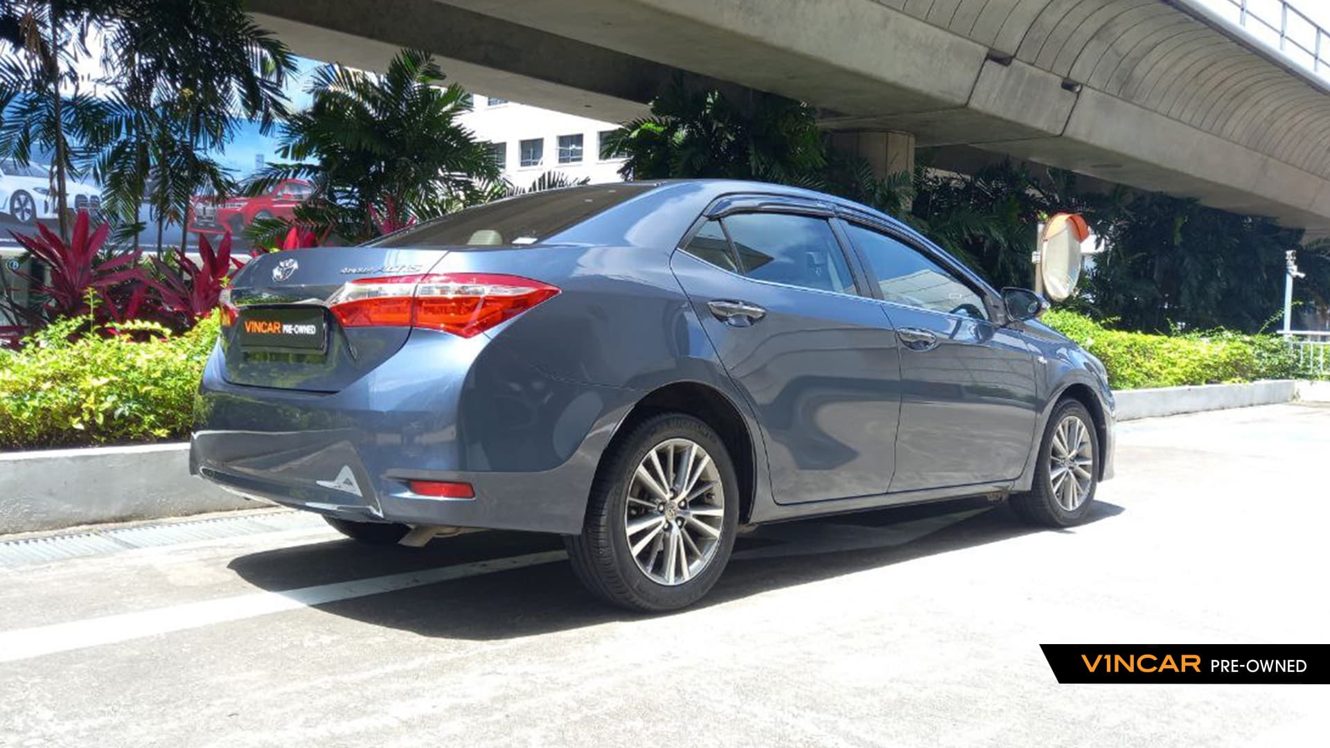 Car image 3