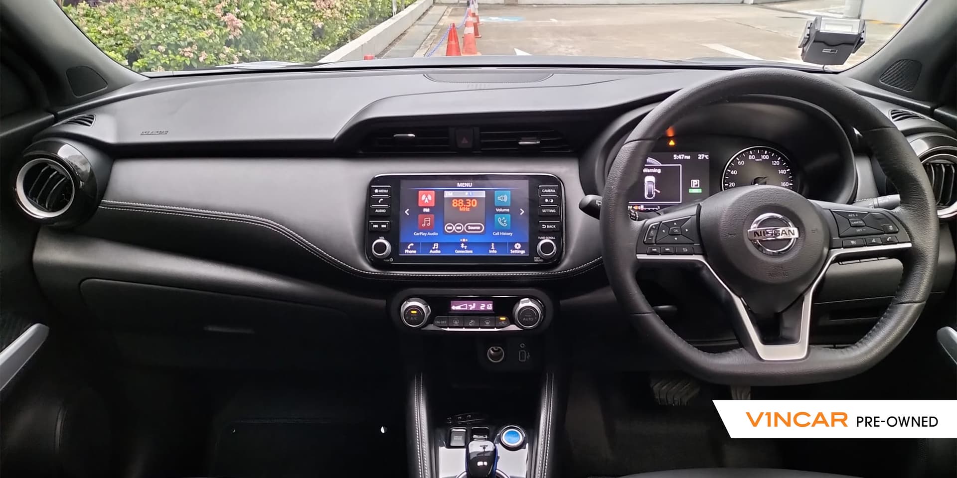 Car image 8