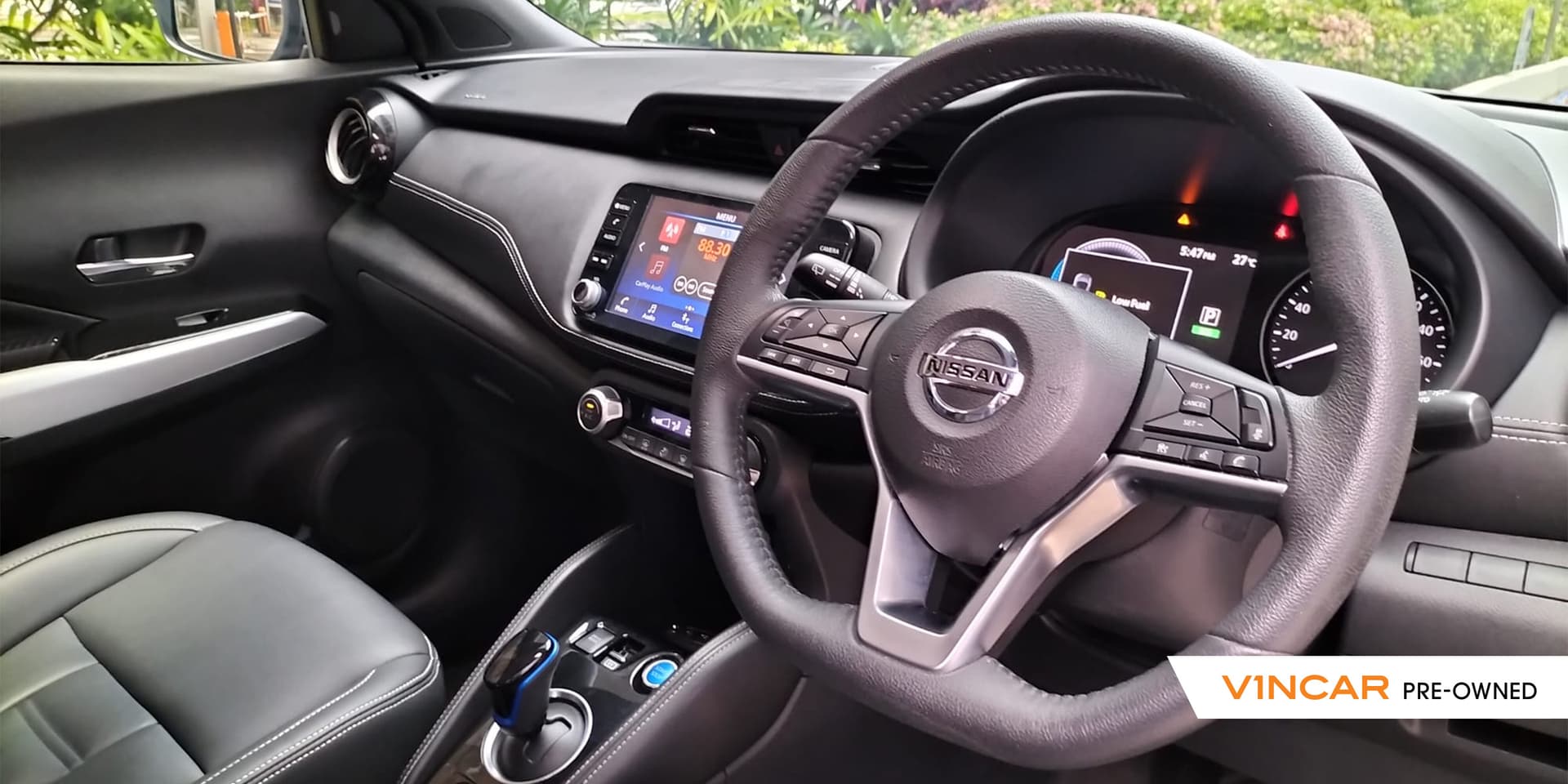 Car image 9