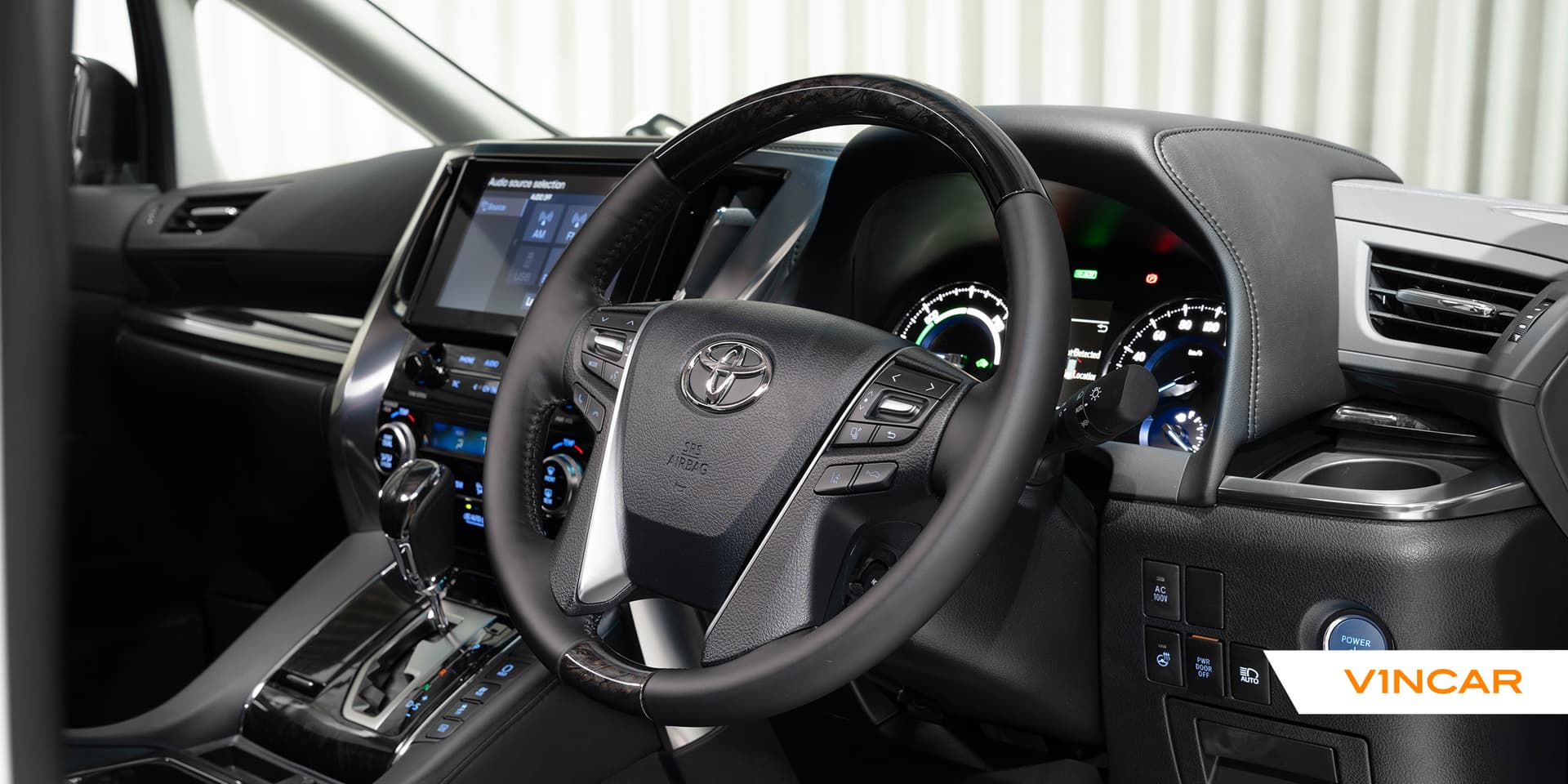 Car image 13