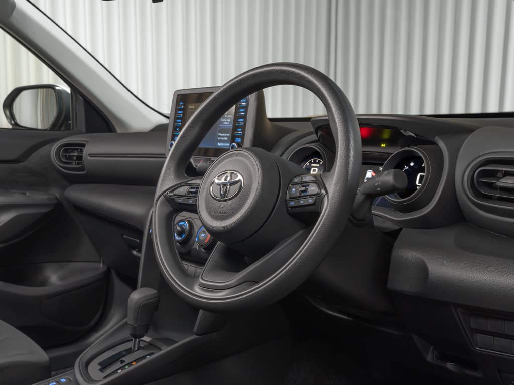 Car image 10