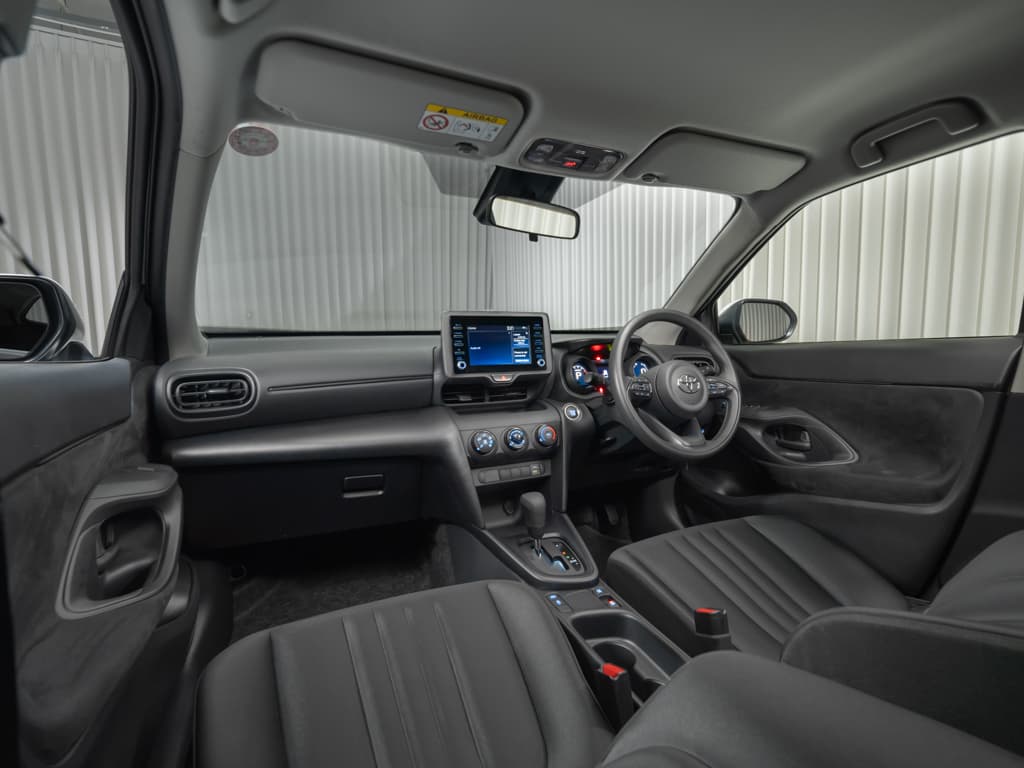Car image 9