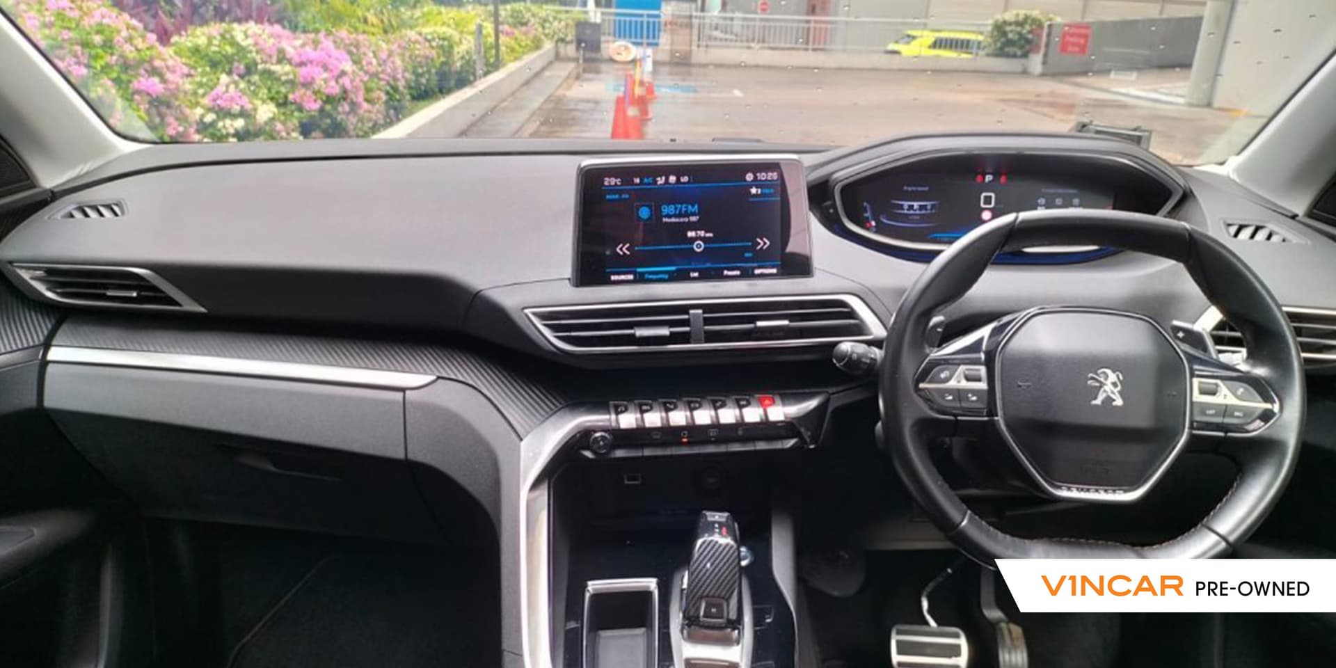 Car image 15