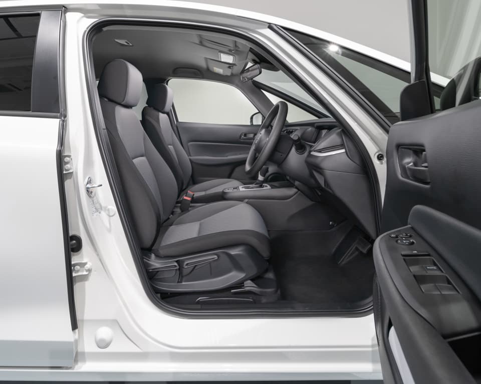 Car image 8