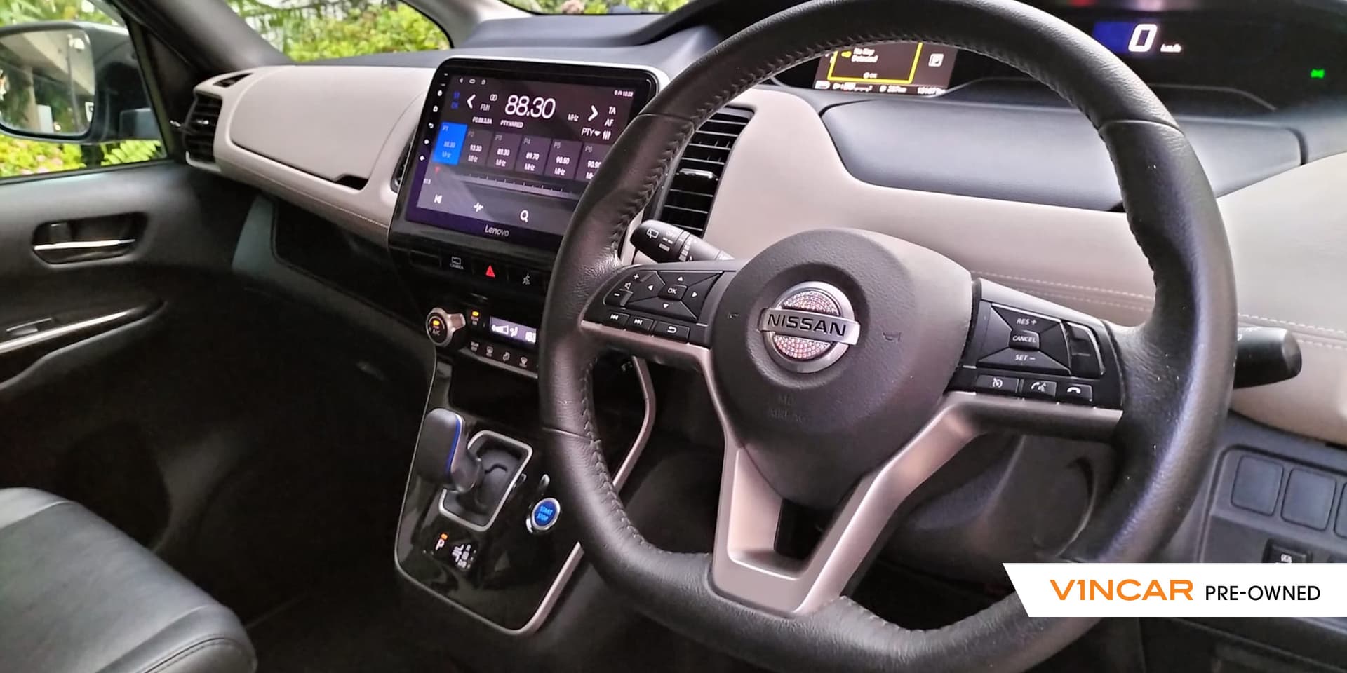Car image 9