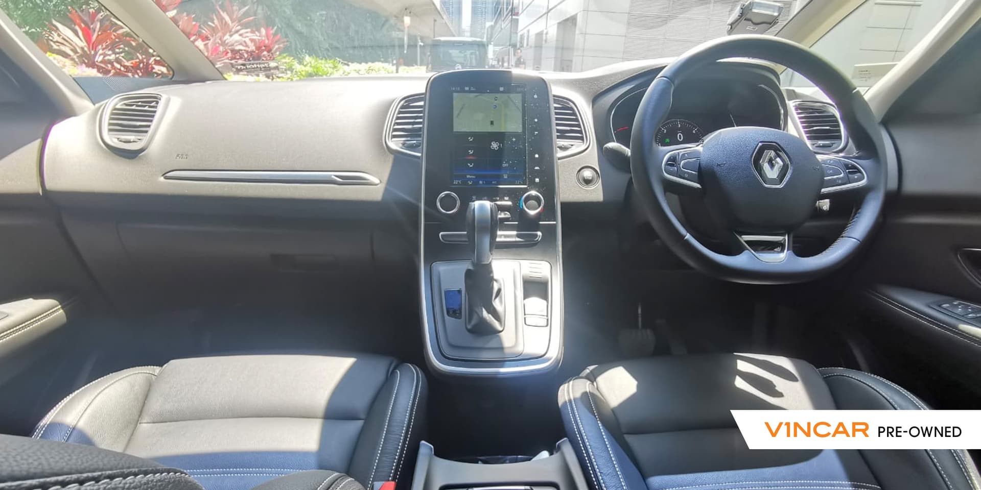 Car image 8
