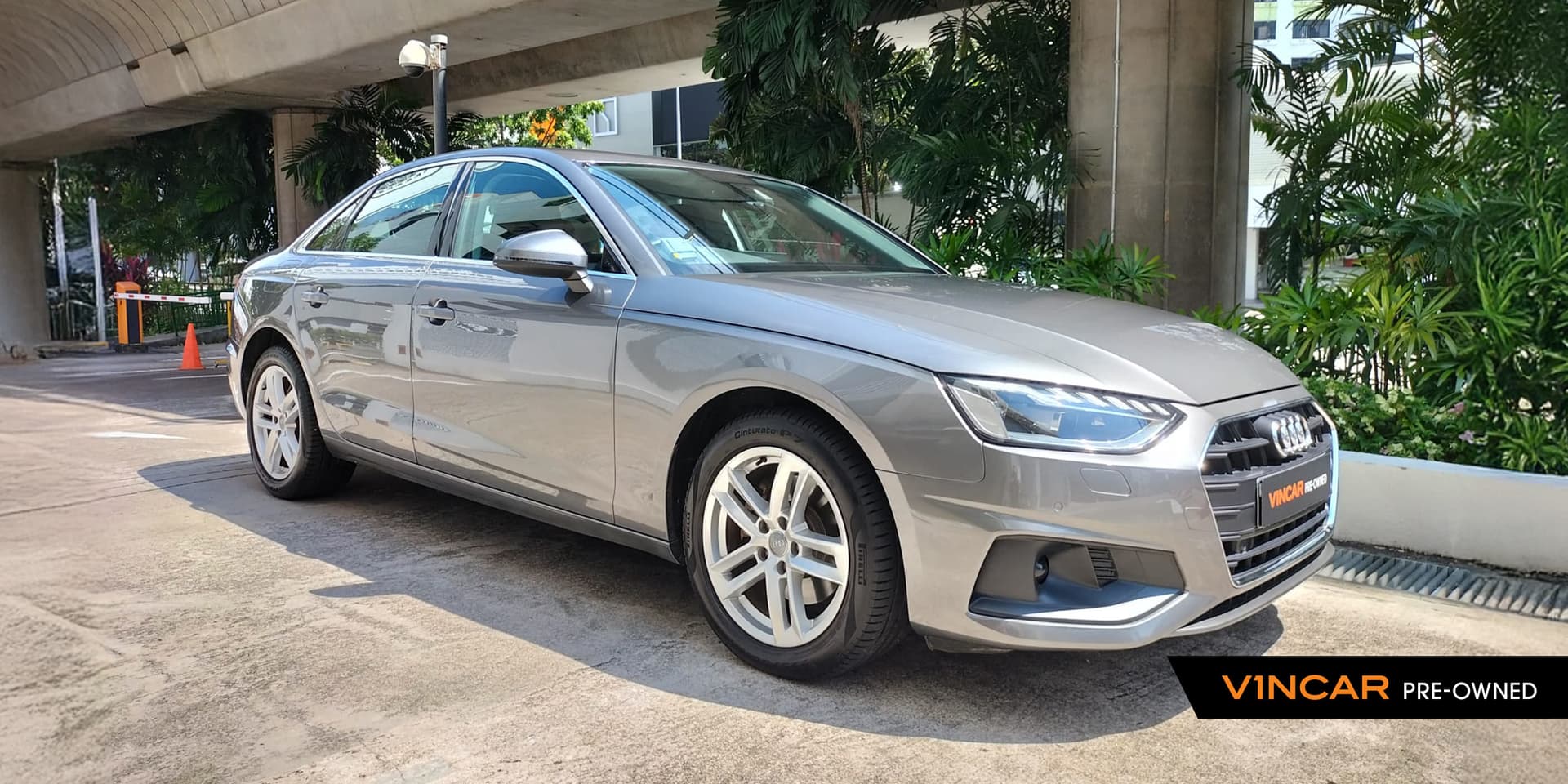 Car image 18