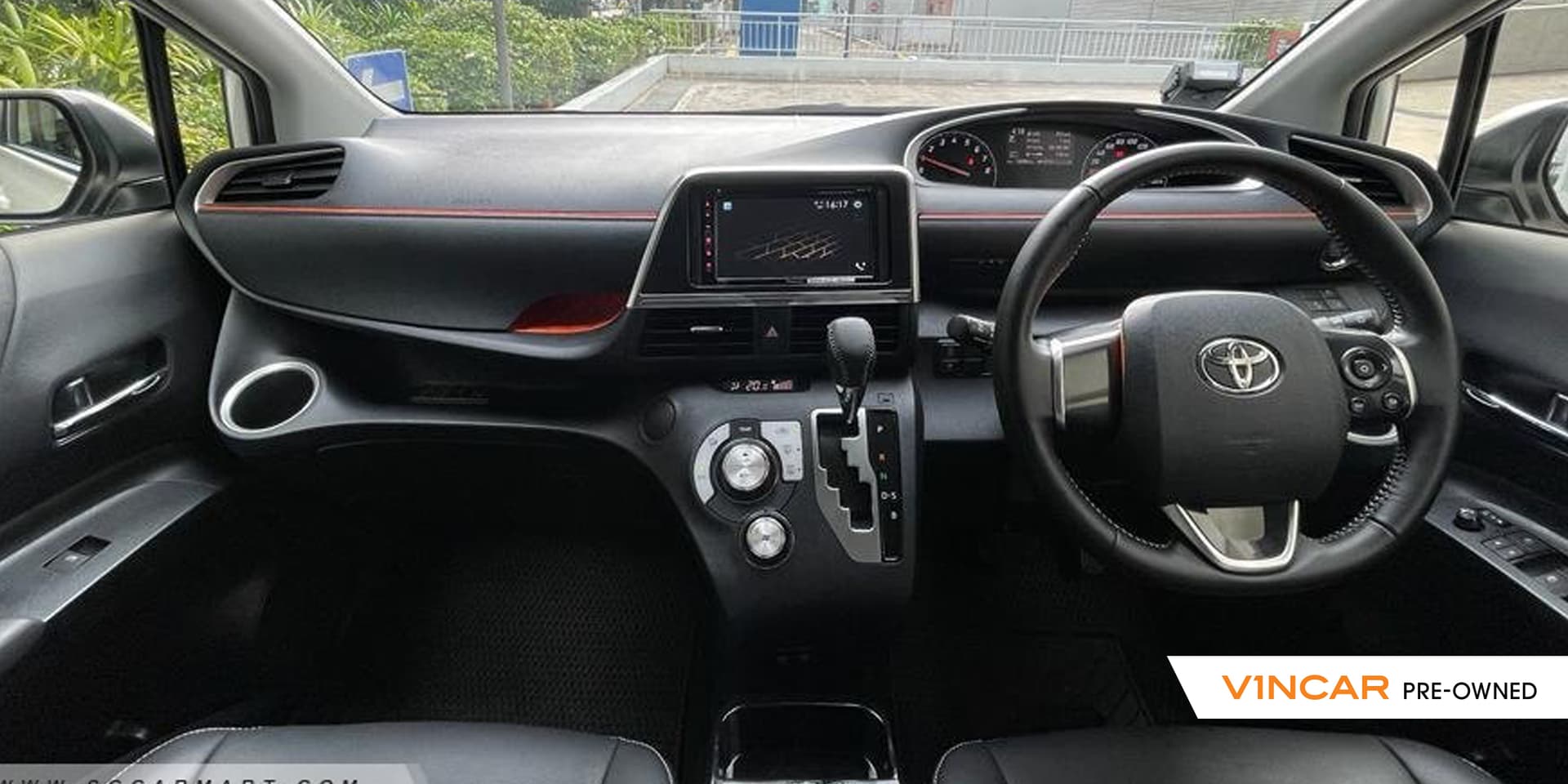 Car image 8