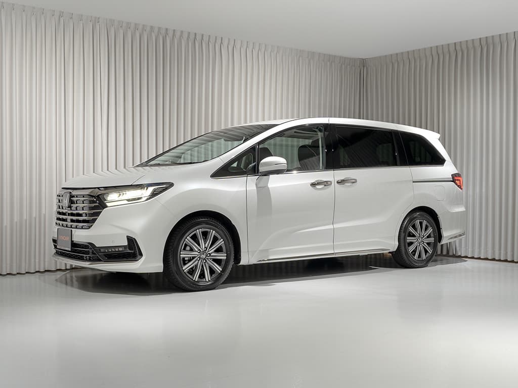 Car image 2