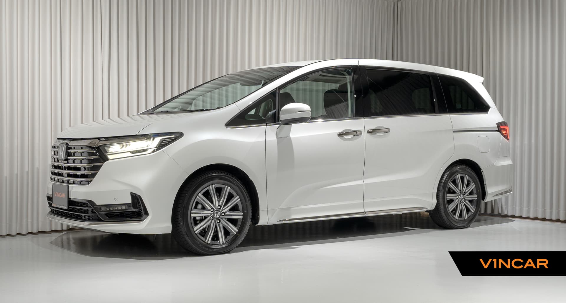 Car image 18