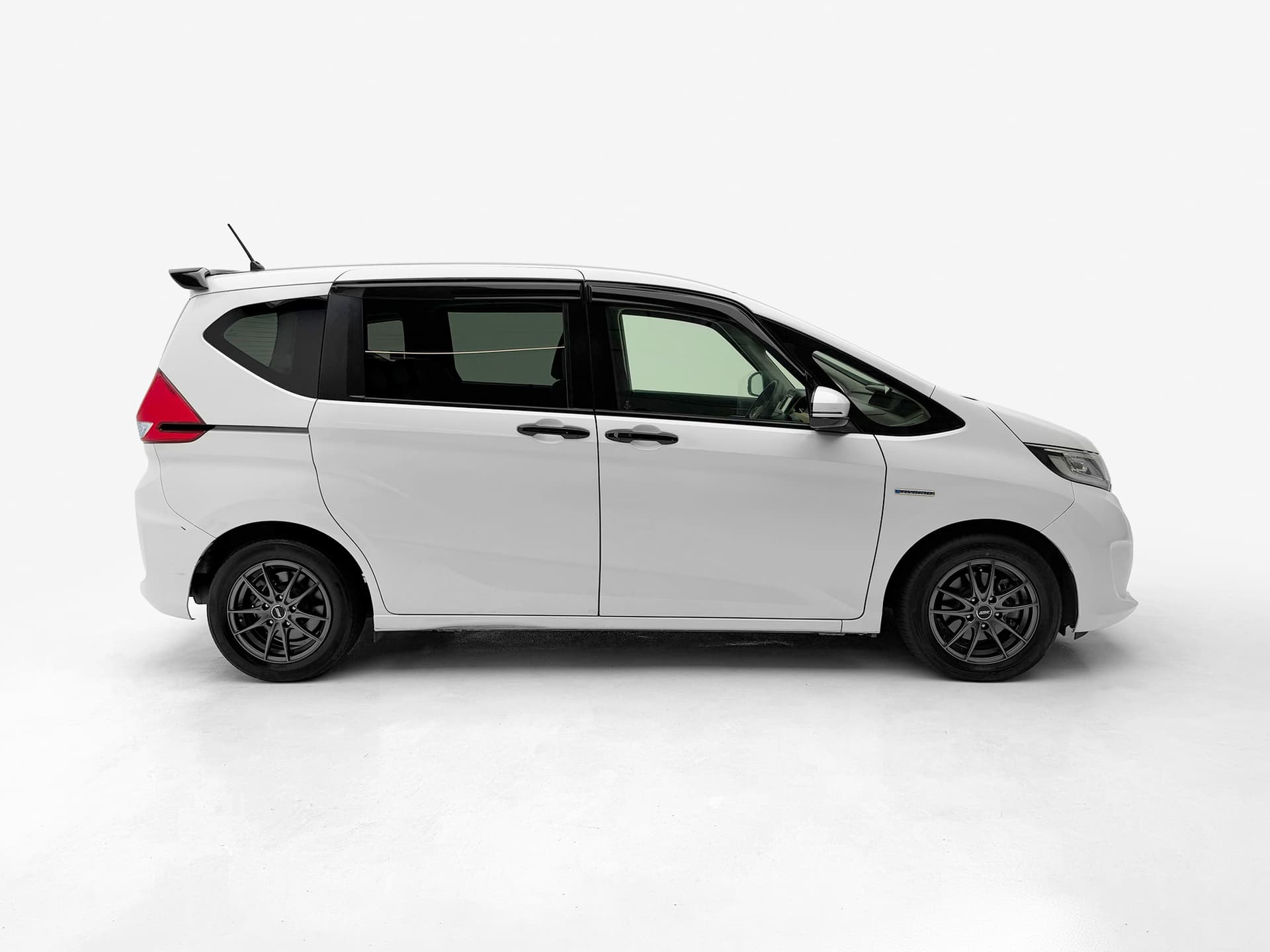 Car image 10