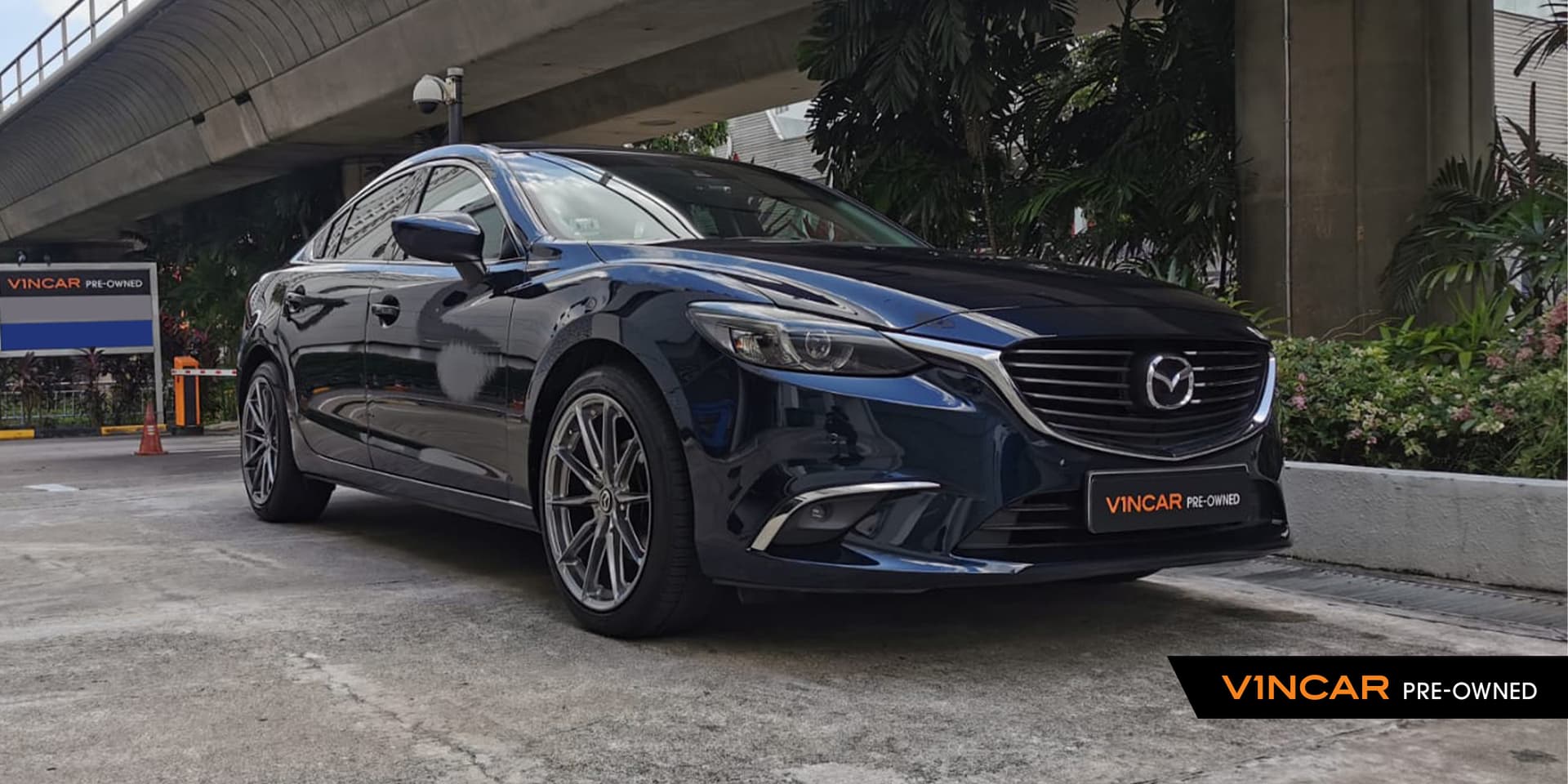 Car image 11