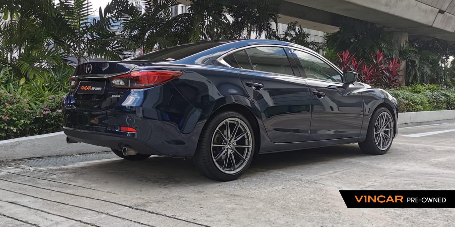 Car image 3