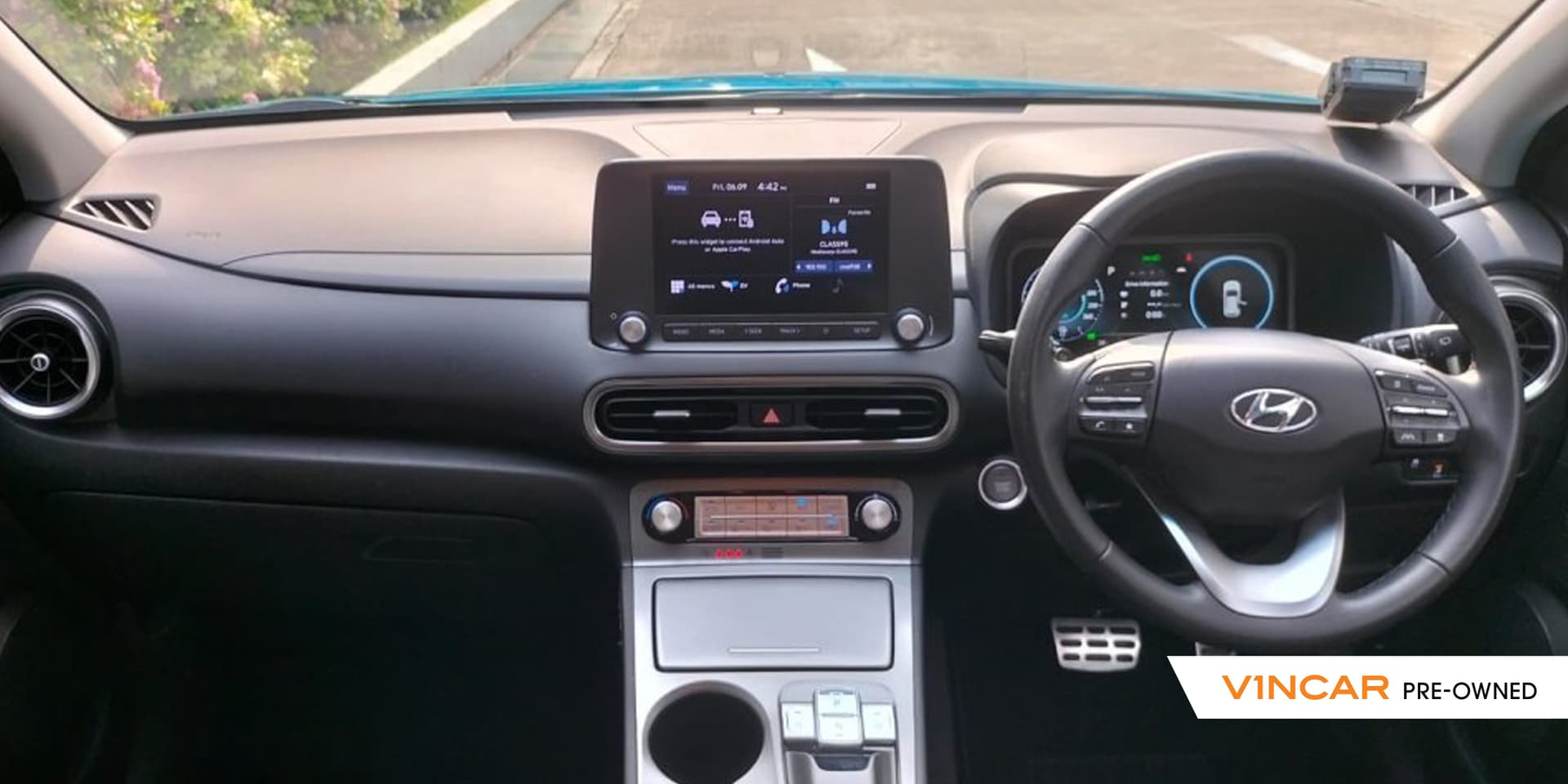 Car image 8