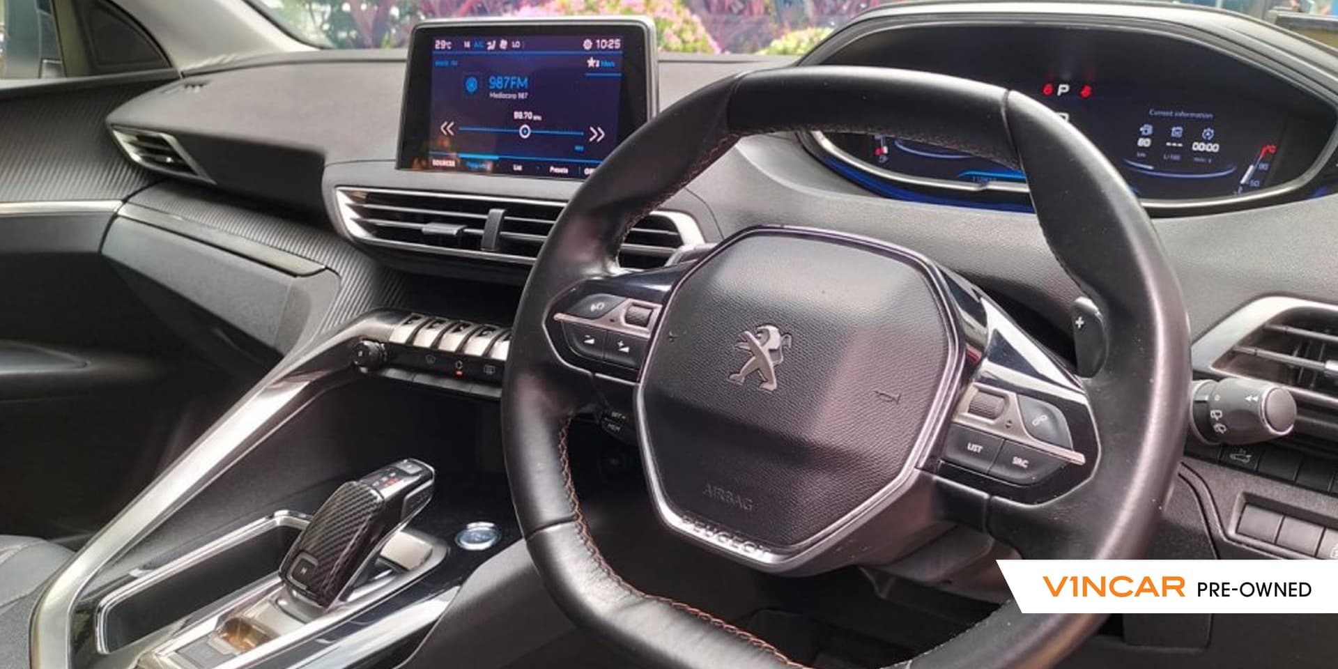 Car image 9