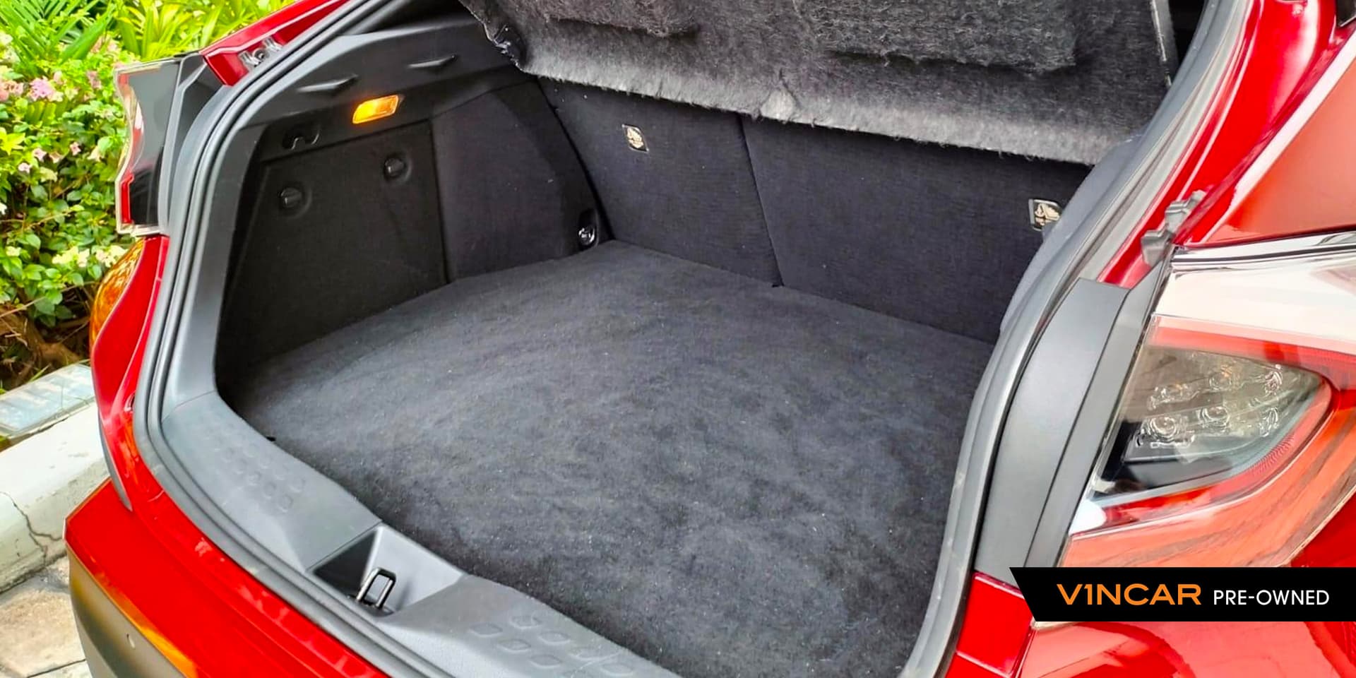 Car image 13