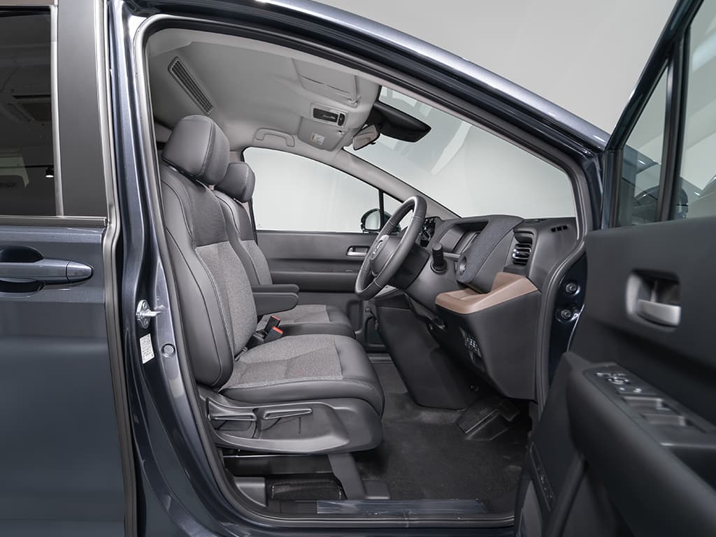Car image 7