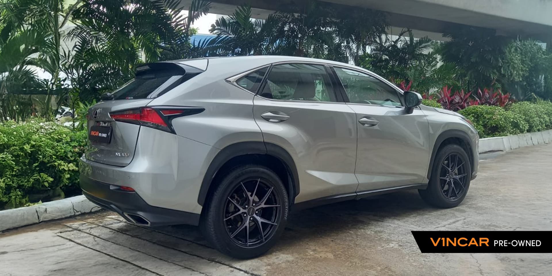 Car image 8