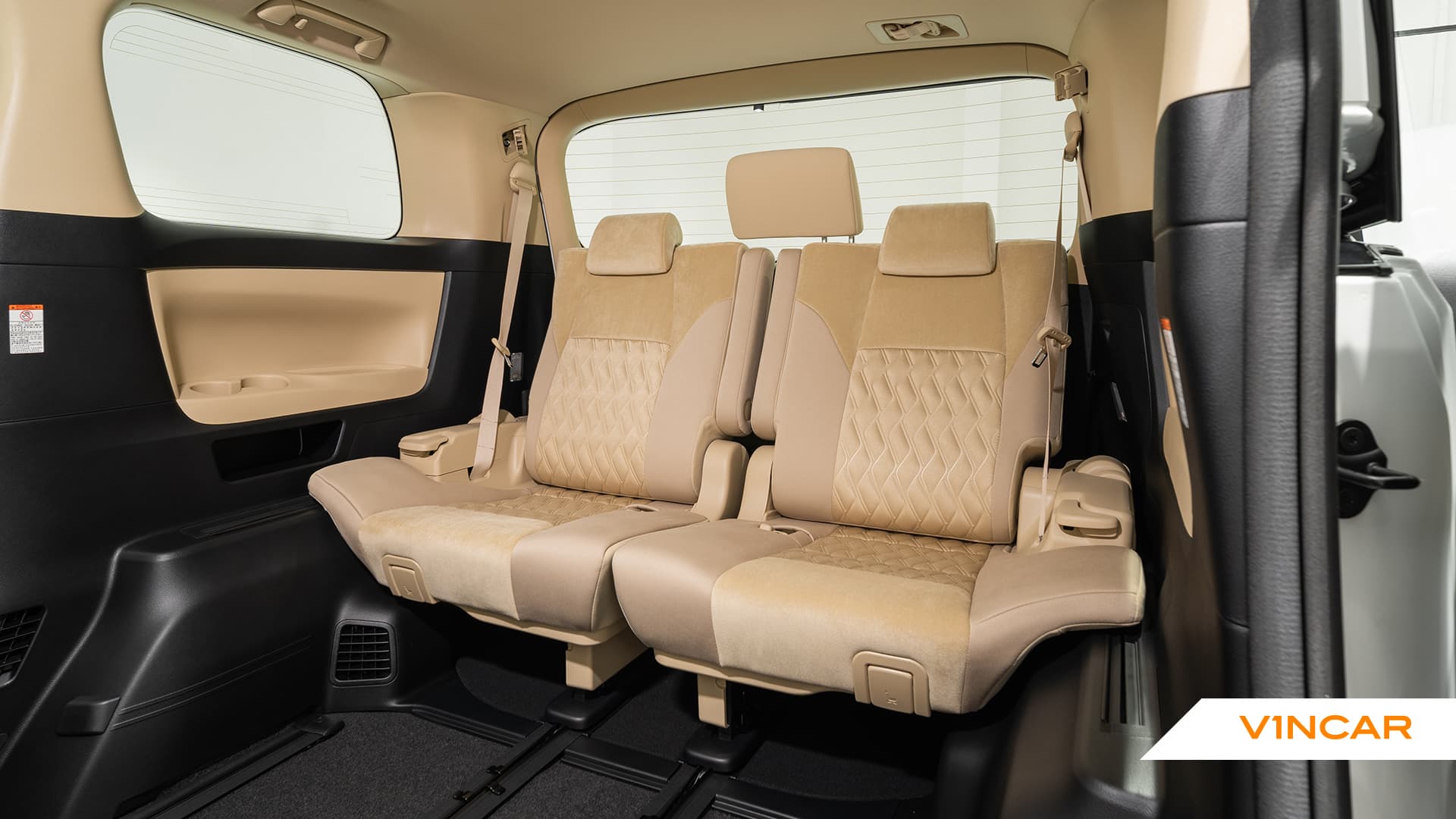 Car image 40