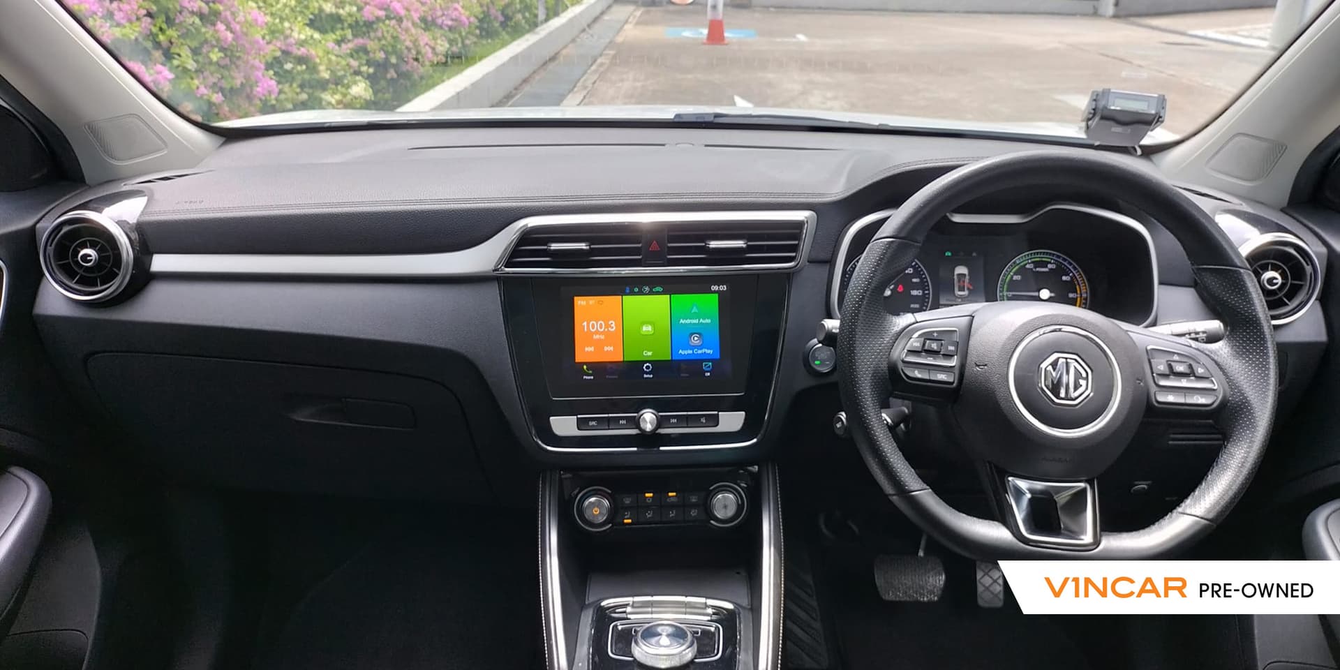 Car image 7