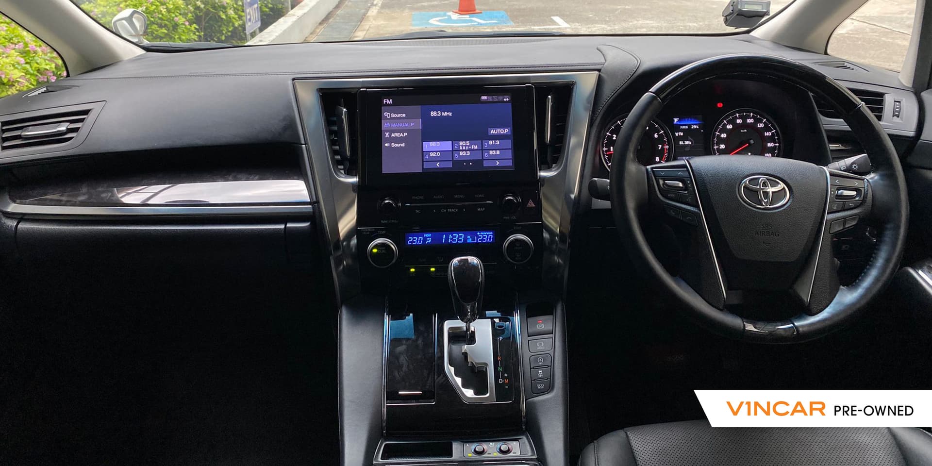 Car image 8