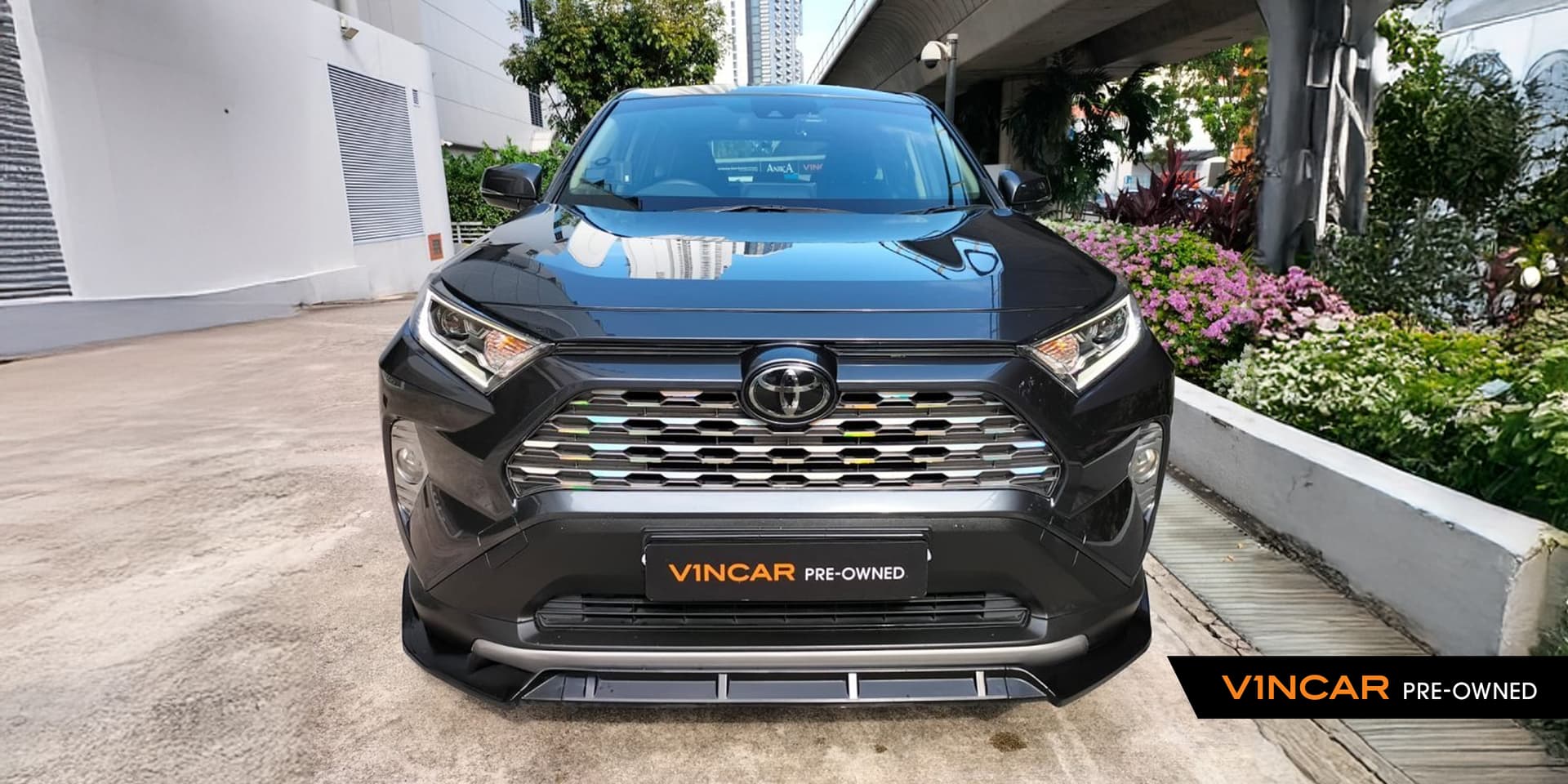 Car image 10