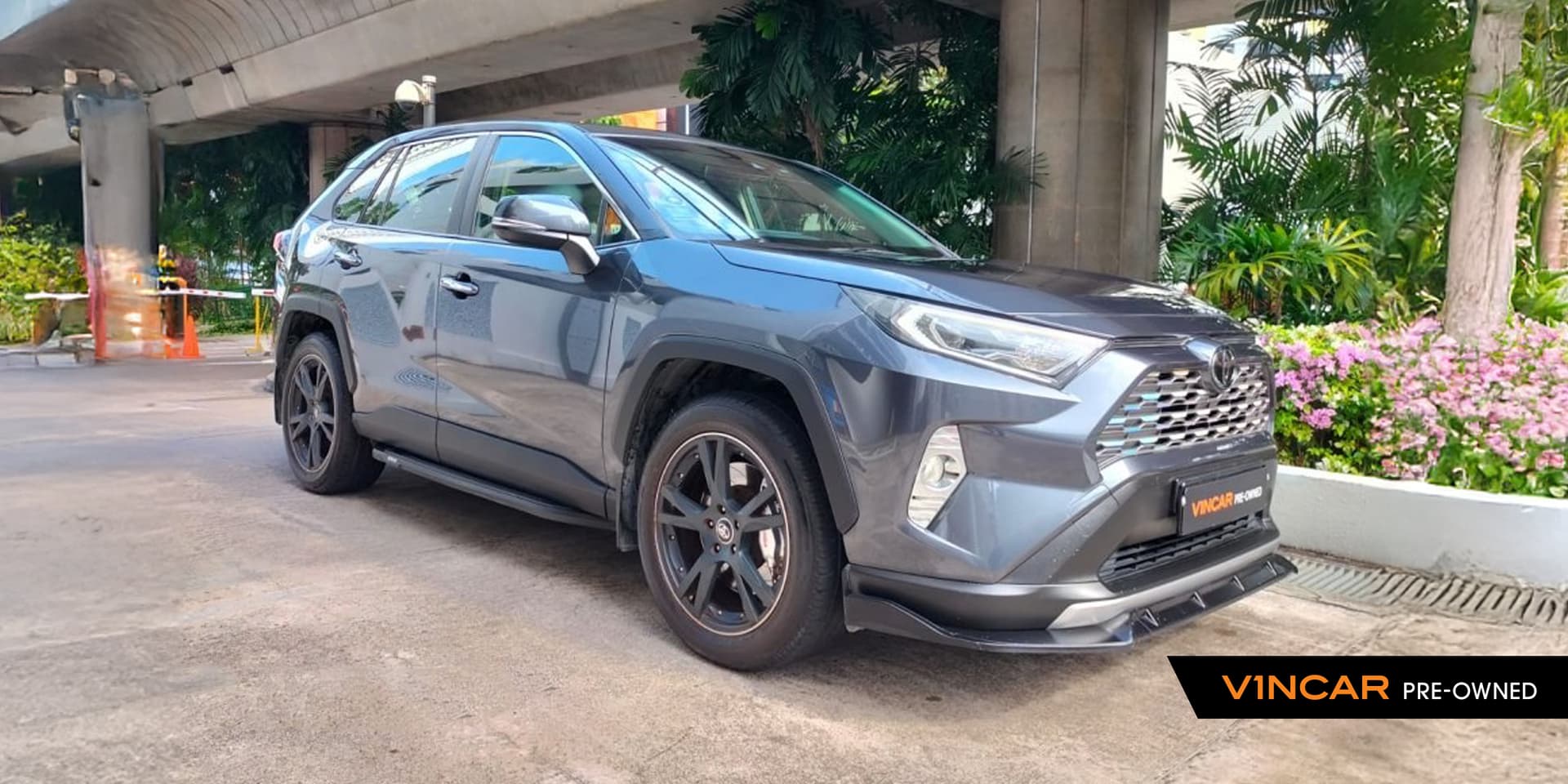 Car image 11